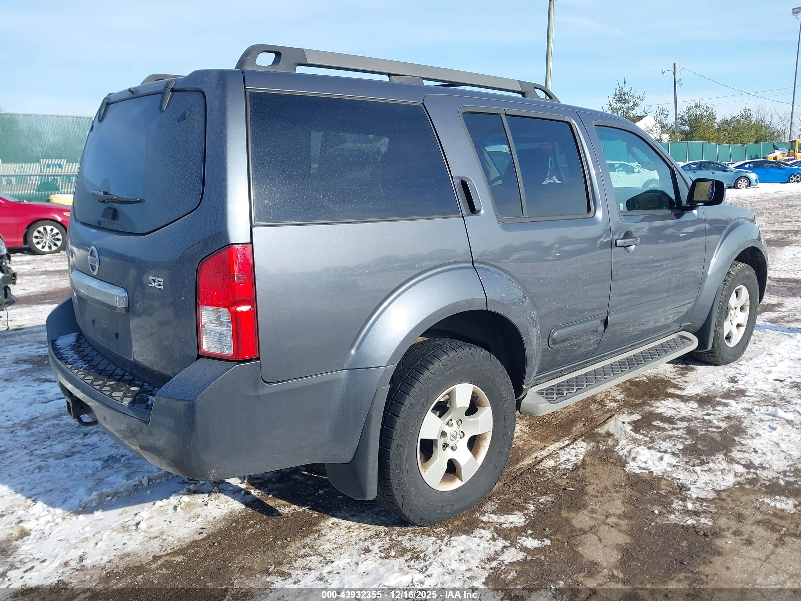 NISSAN PATHFINDER image 4