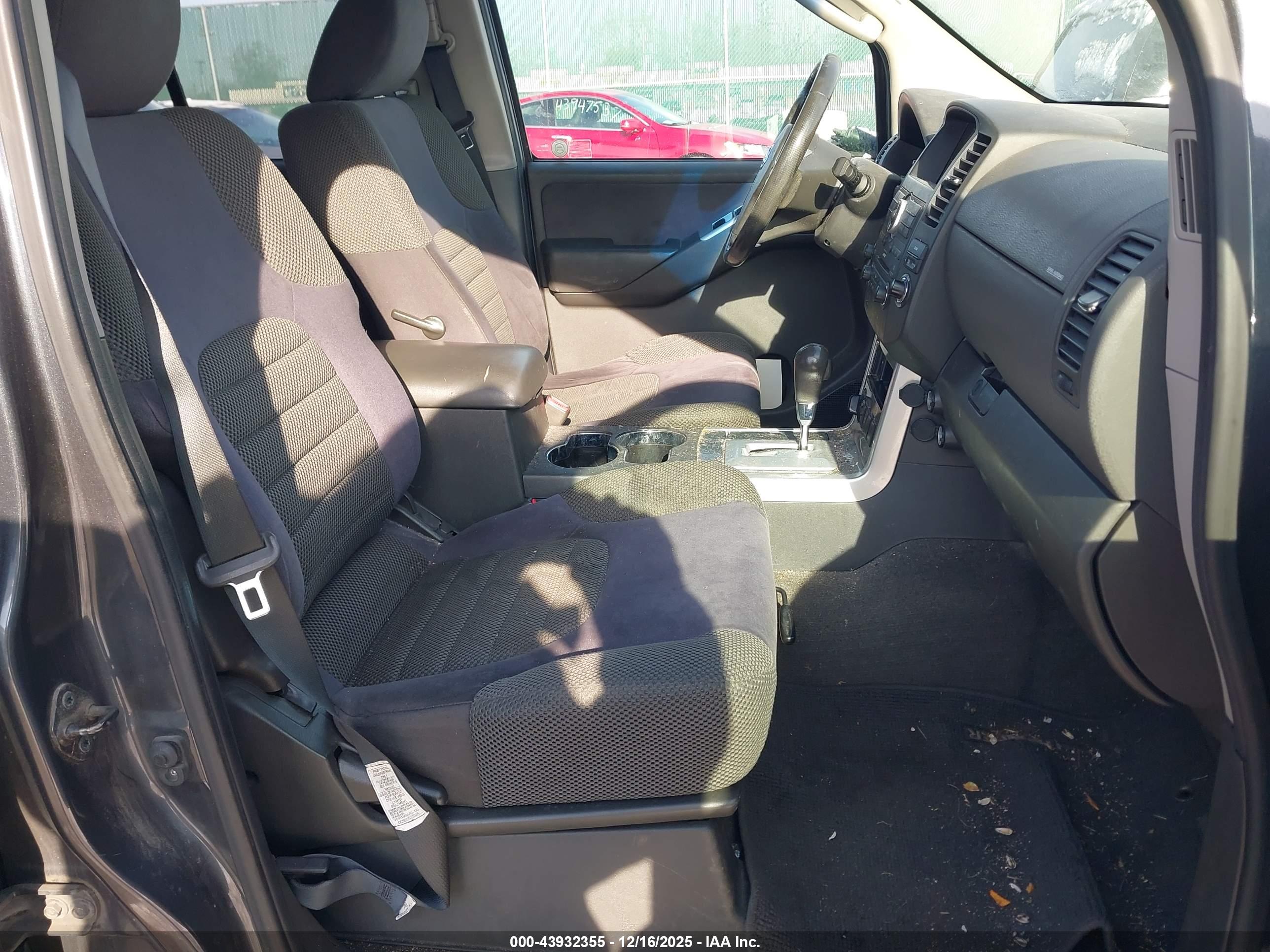 NISSAN PATHFINDER image 5