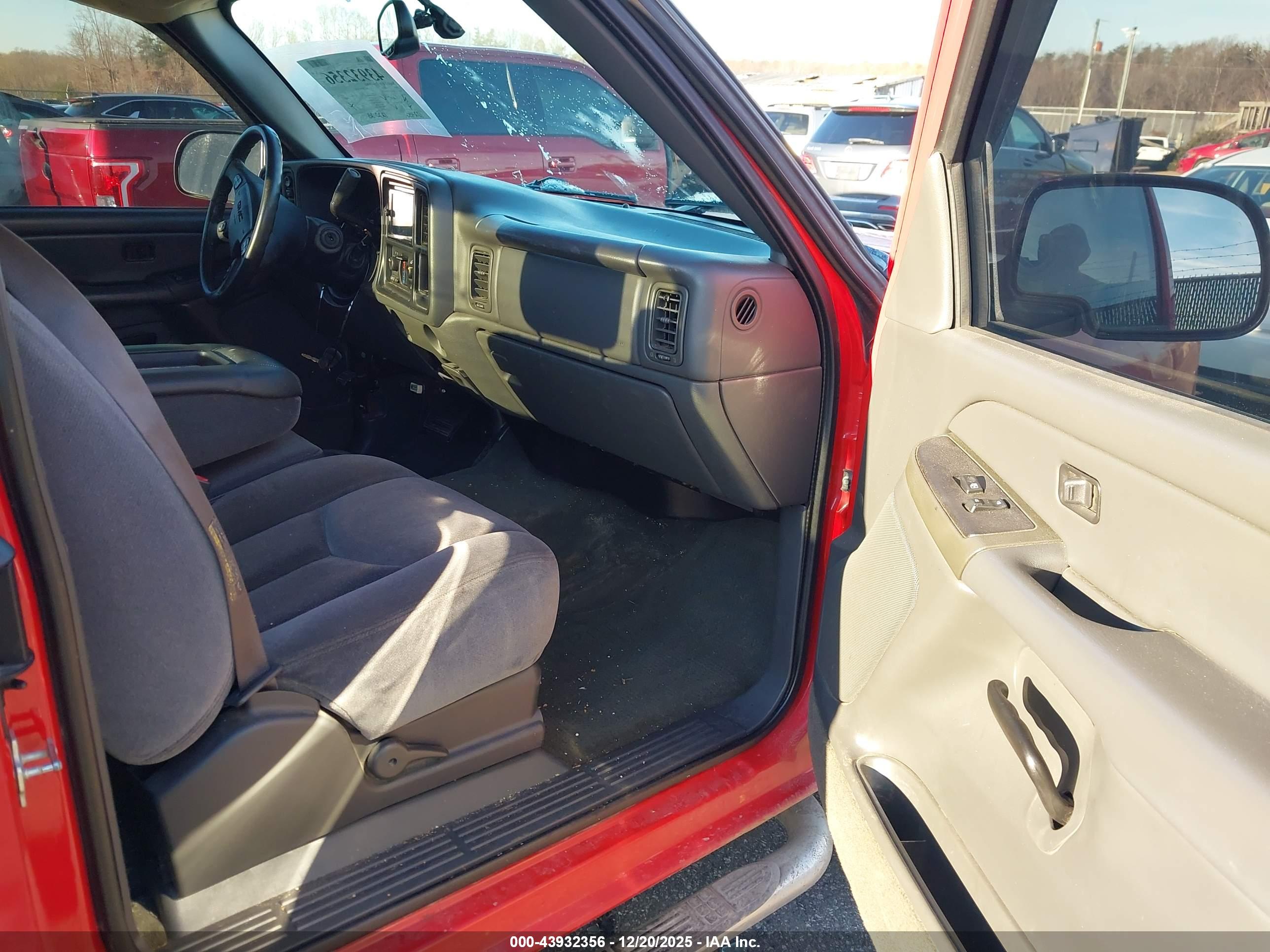 GMC SIERRA image 5