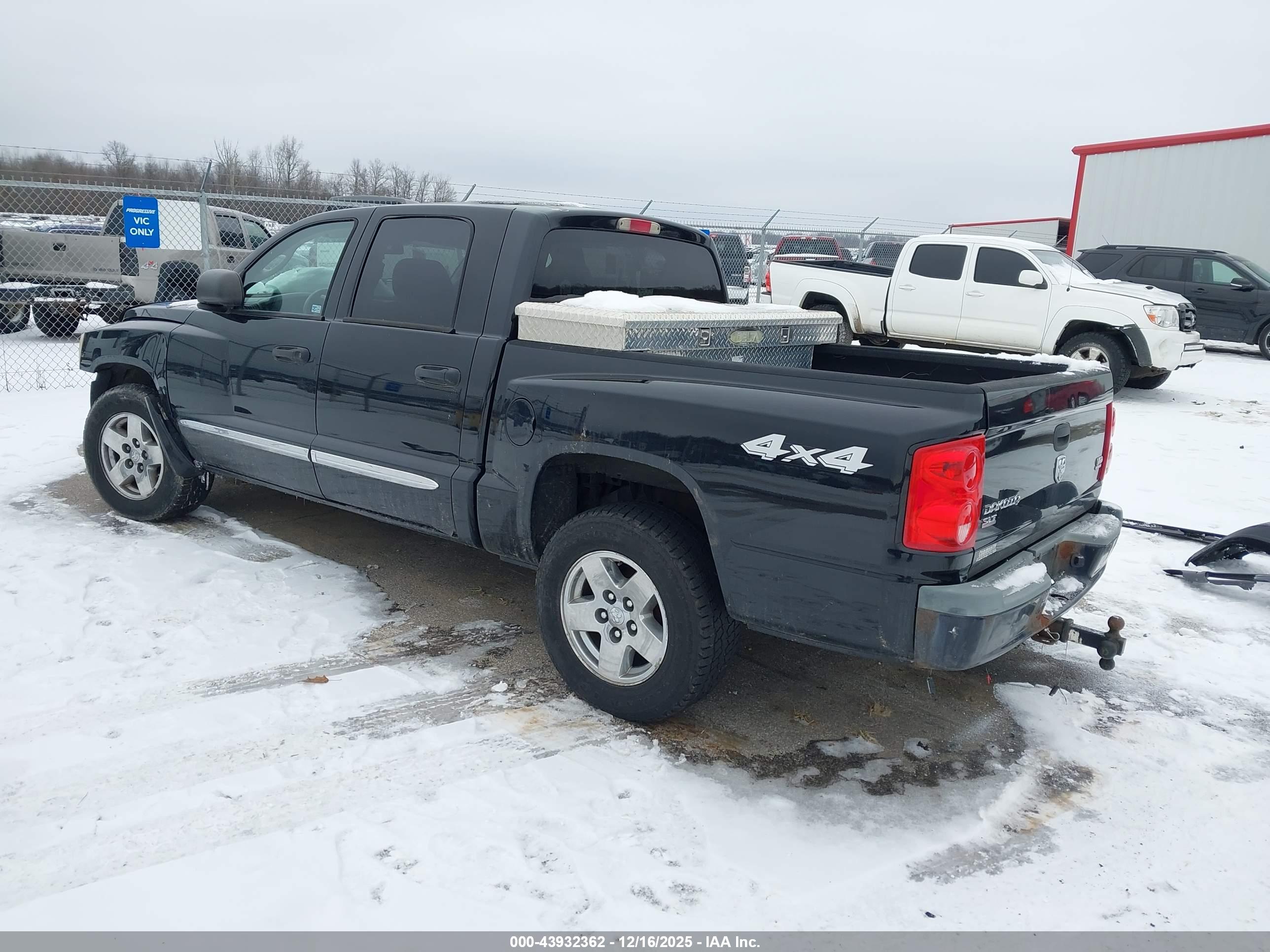 DODGE DAKOTA image 3