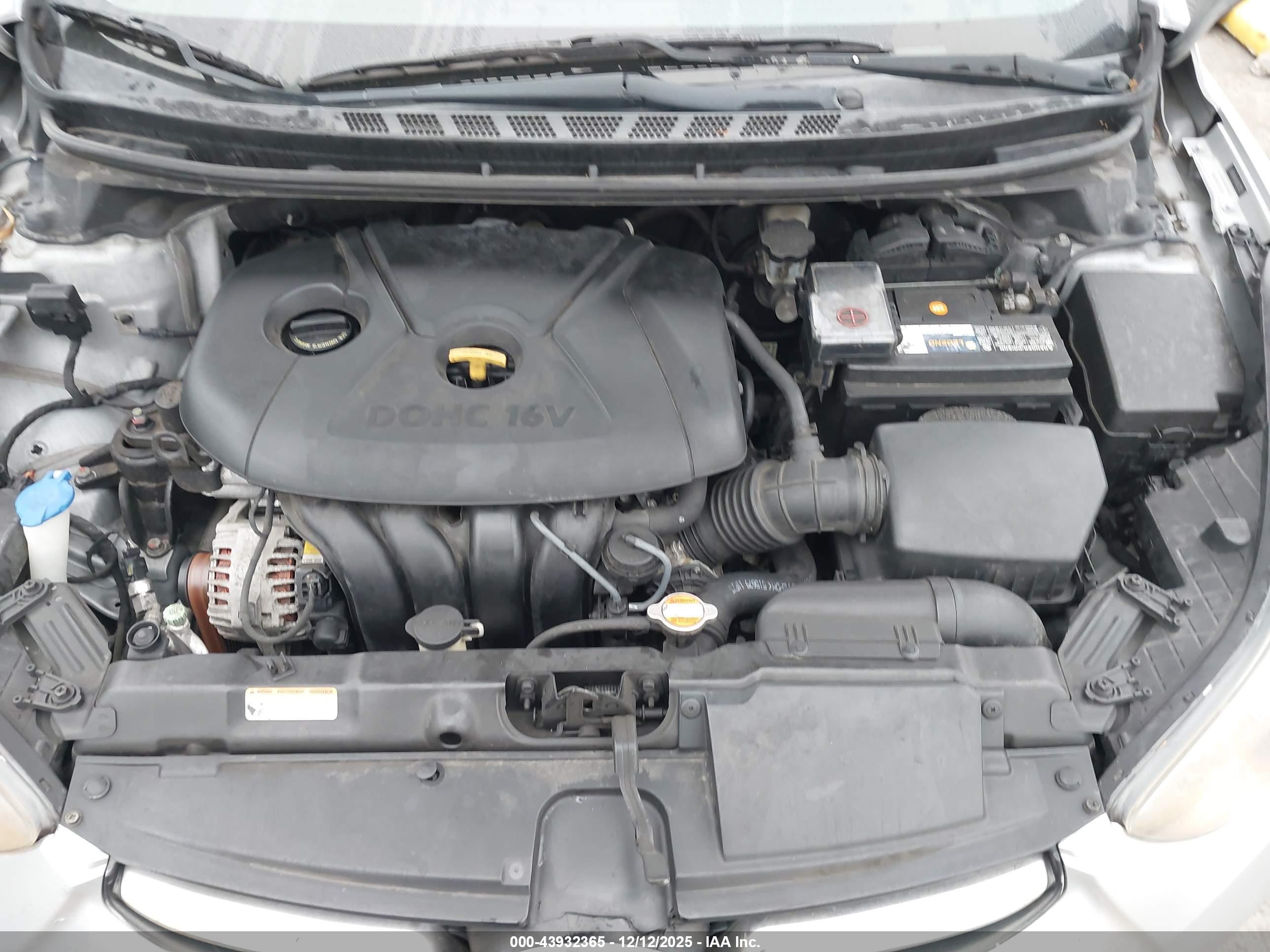 HYUNDAI ELANTRA image 10
