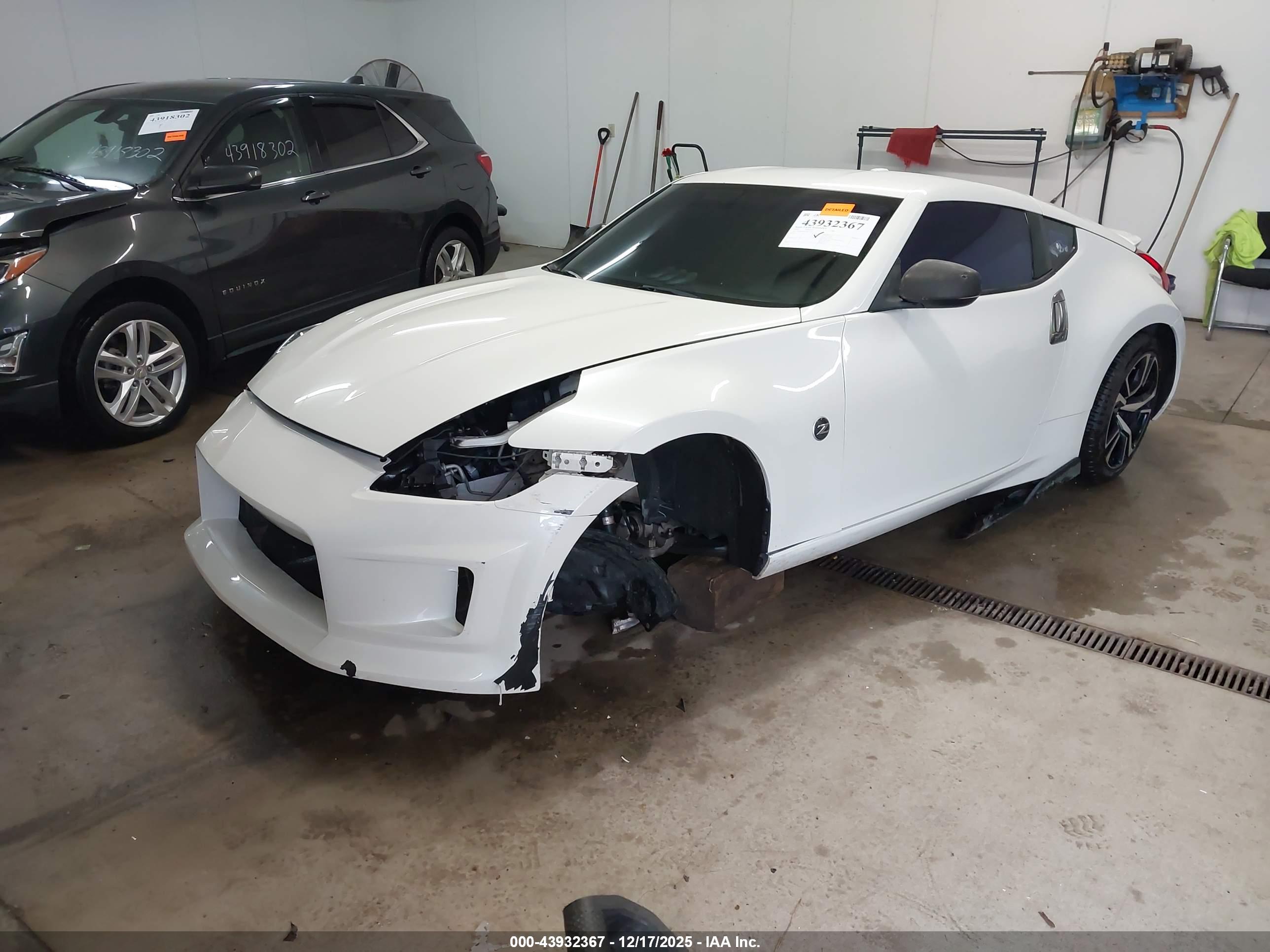 NISSAN 370Z image 2