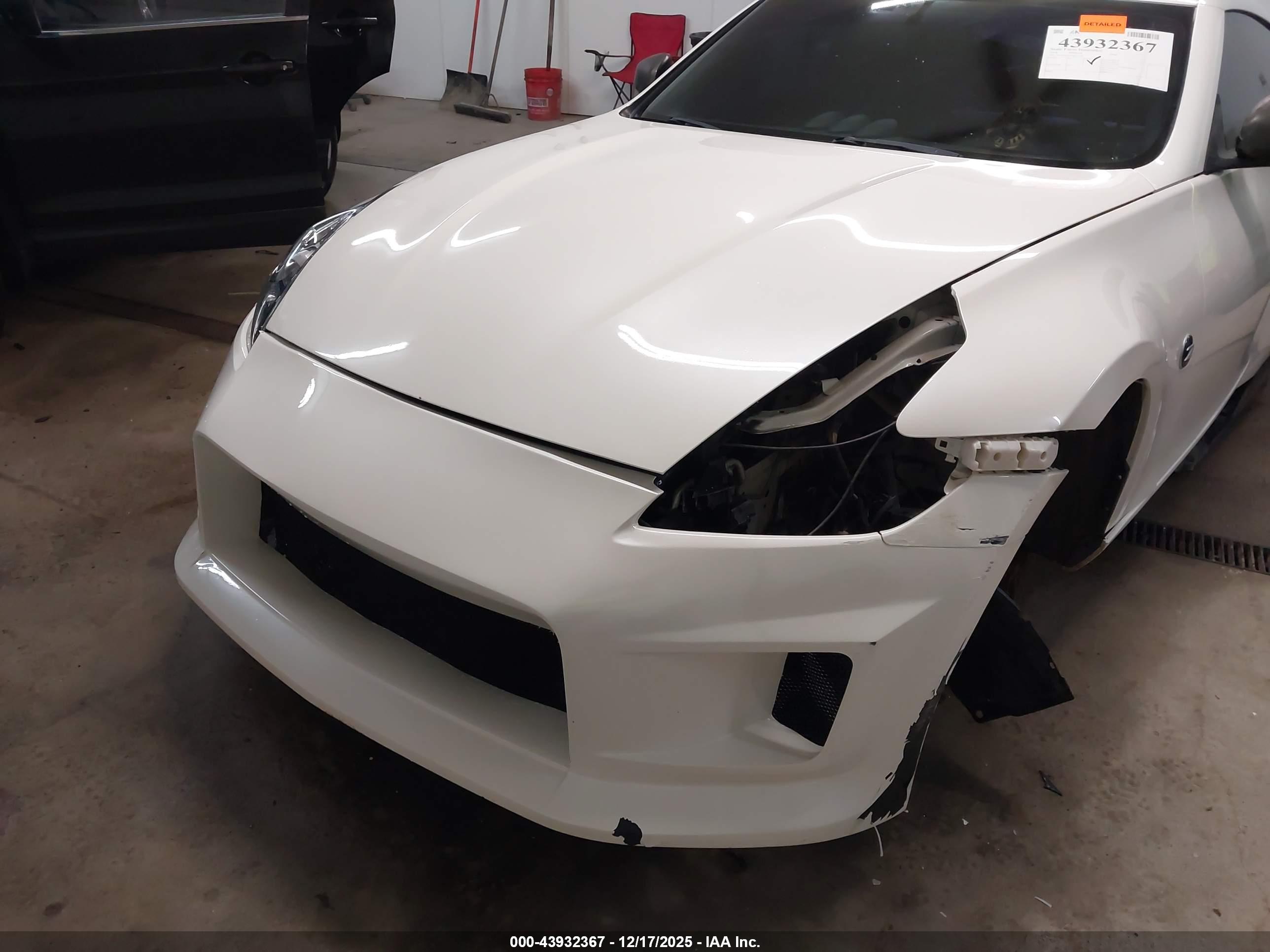 NISSAN 370Z image 6