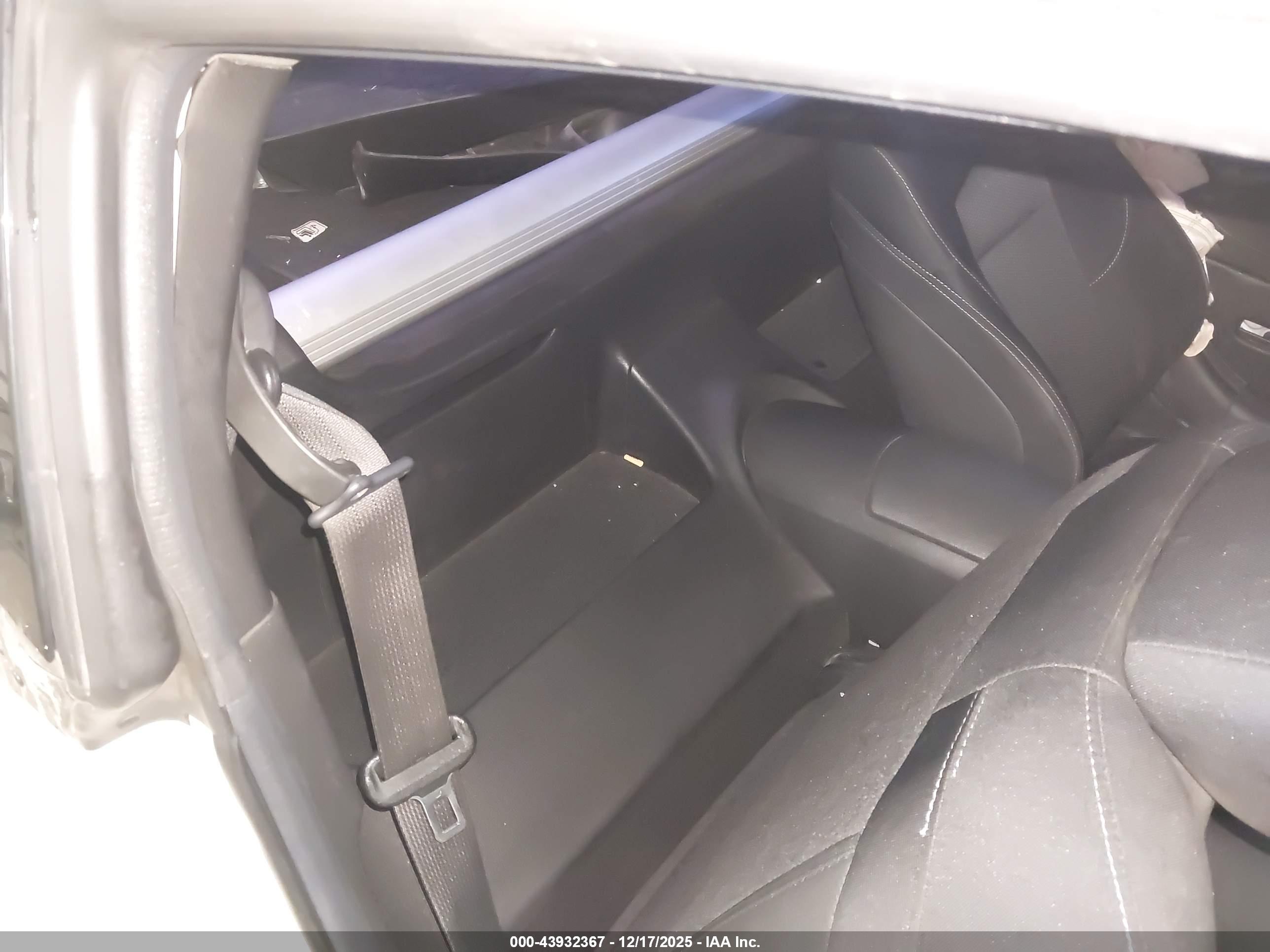 NISSAN 370Z image 8