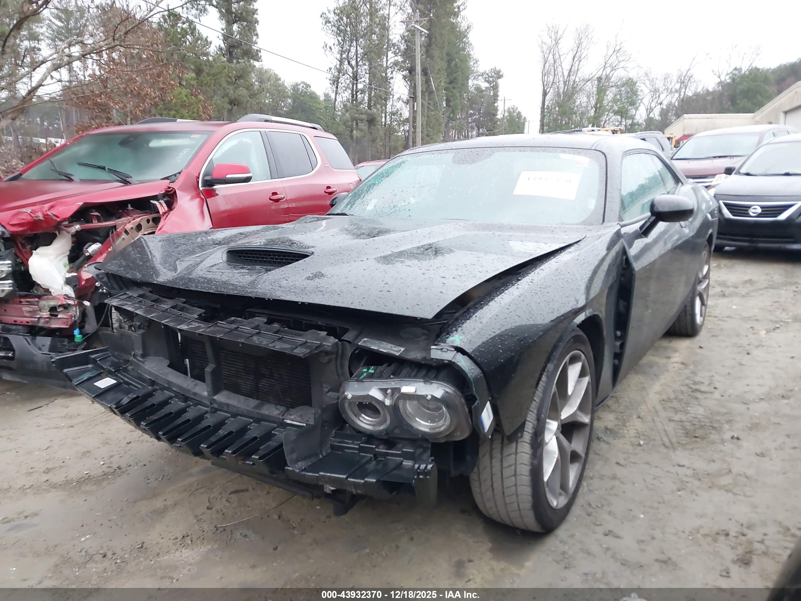 DODGE CHALLENGER image 2