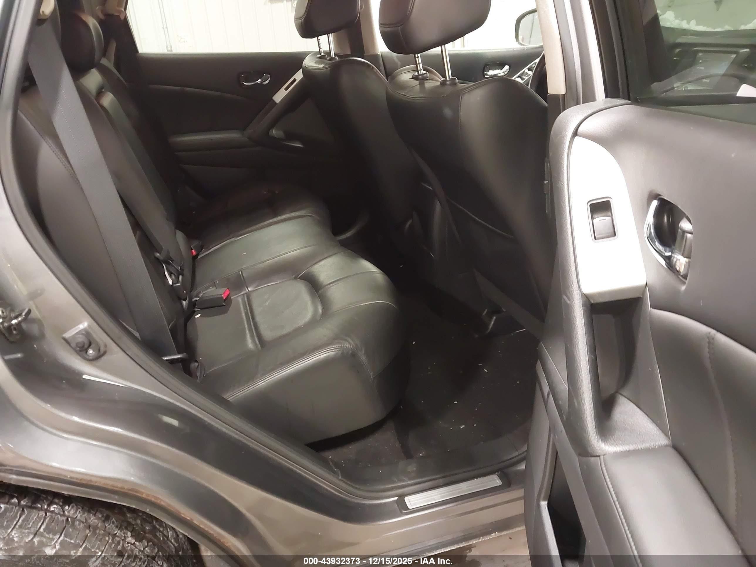 NISSAN MURANO image 8