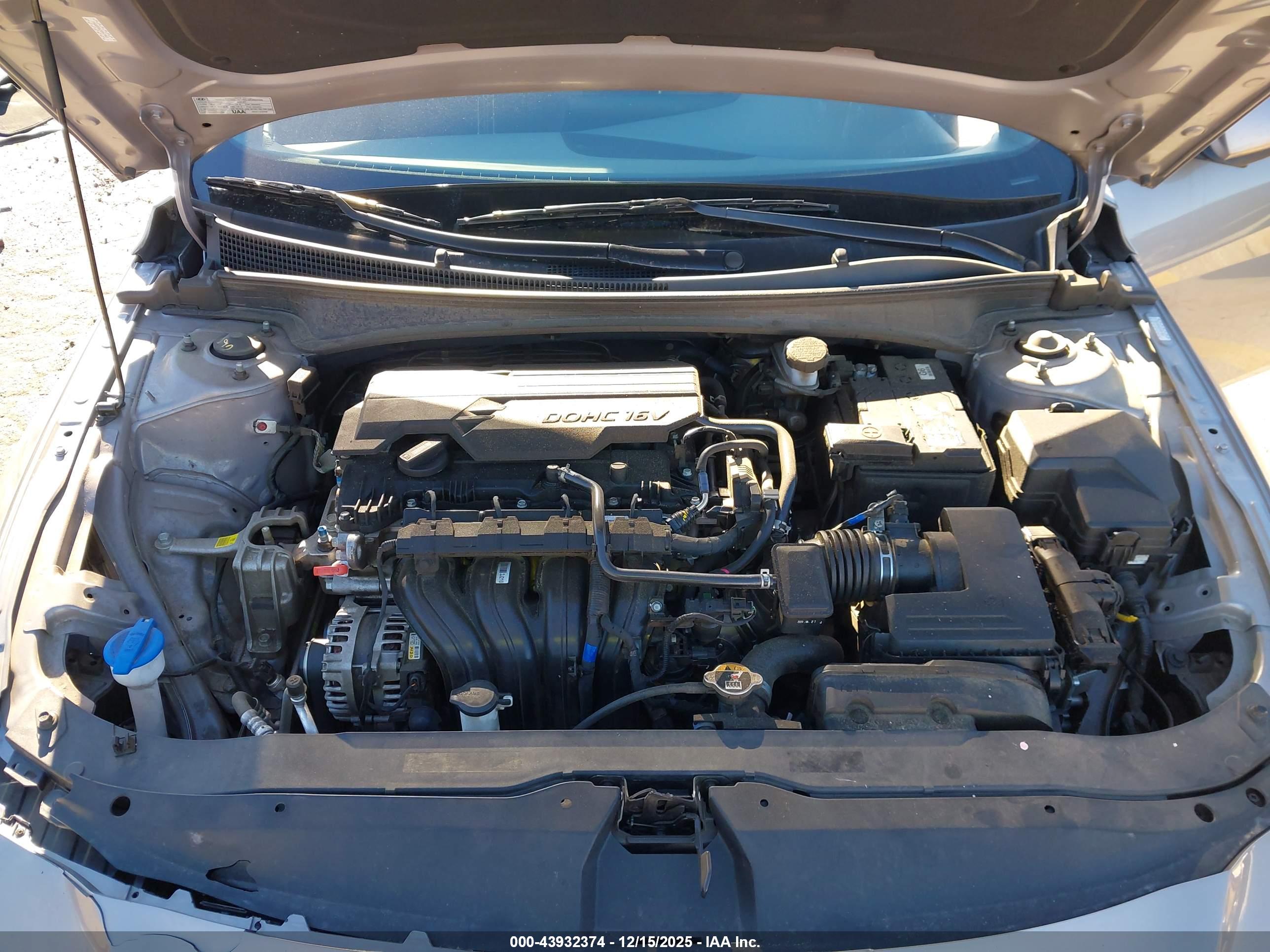 HYUNDAI ELANTRA image 10