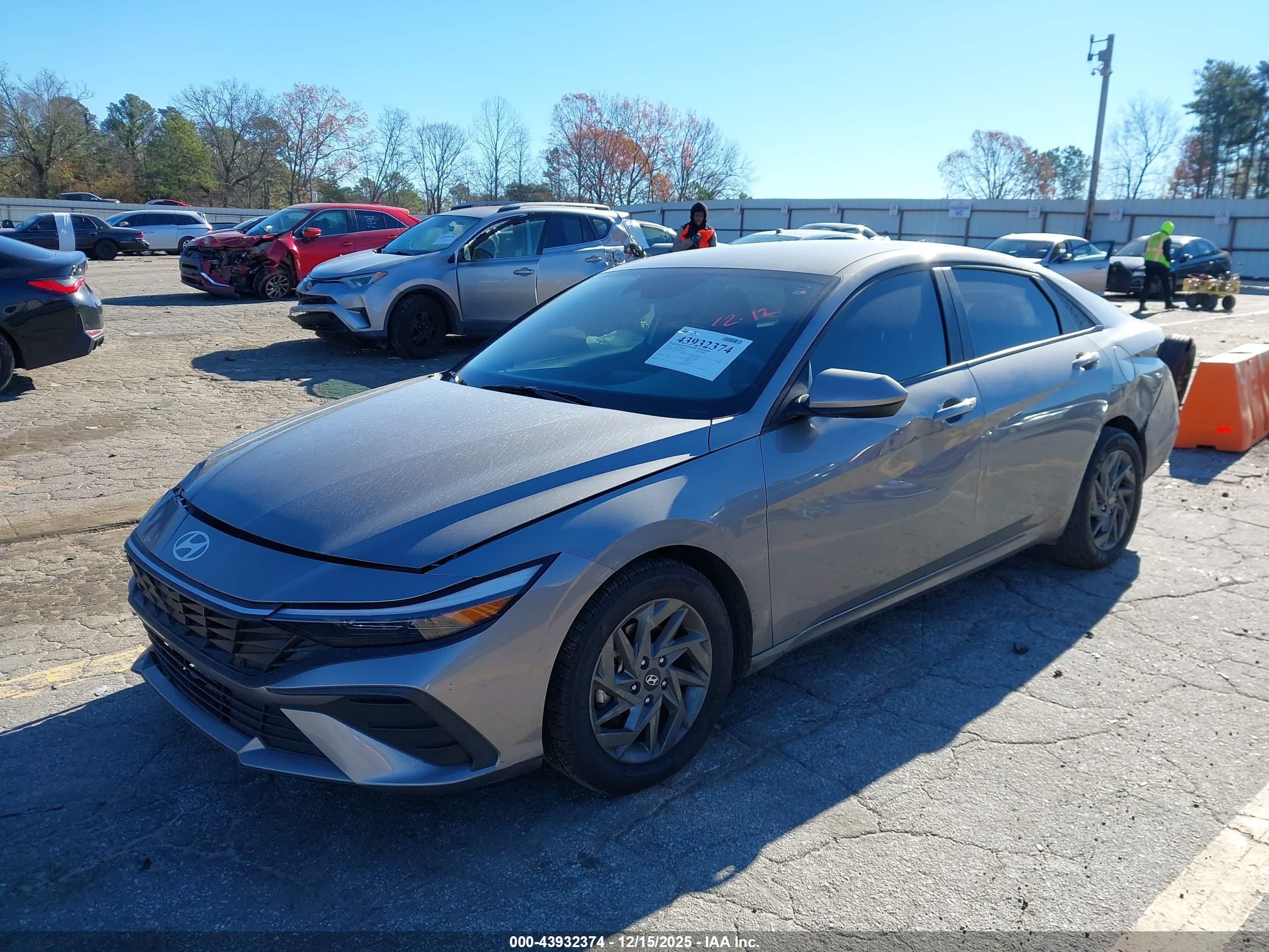 HYUNDAI ELANTRA image 2