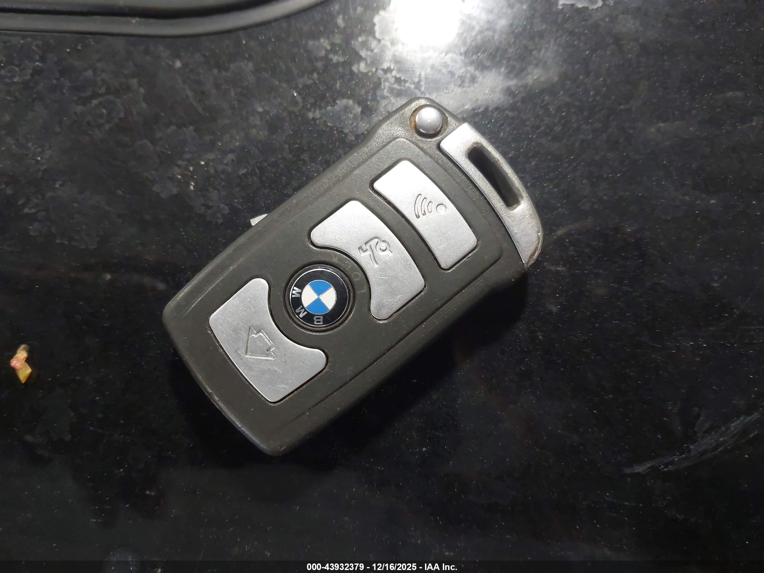 BMW 750I image 11