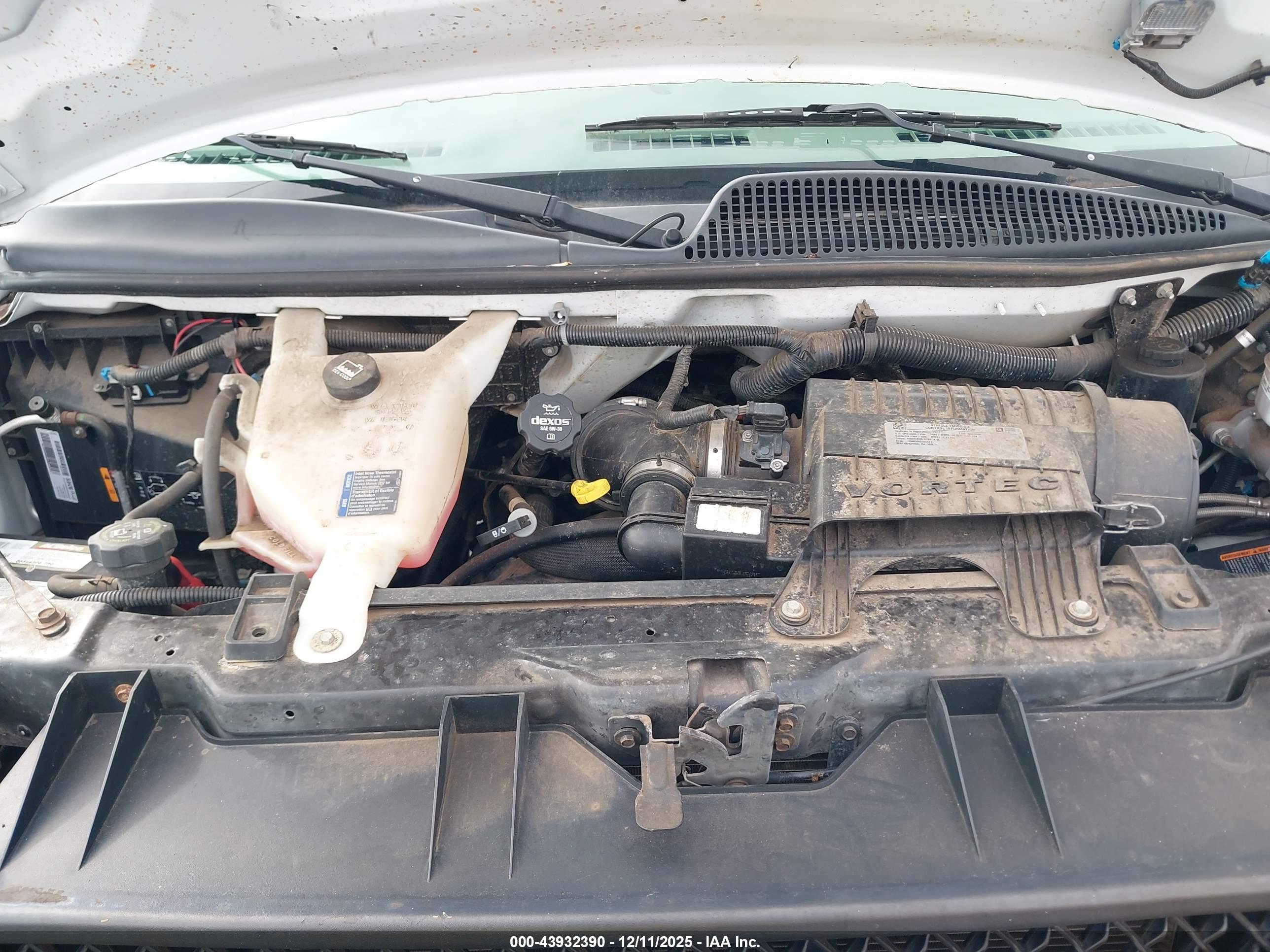 CHEVROLET EXPRESS image 10