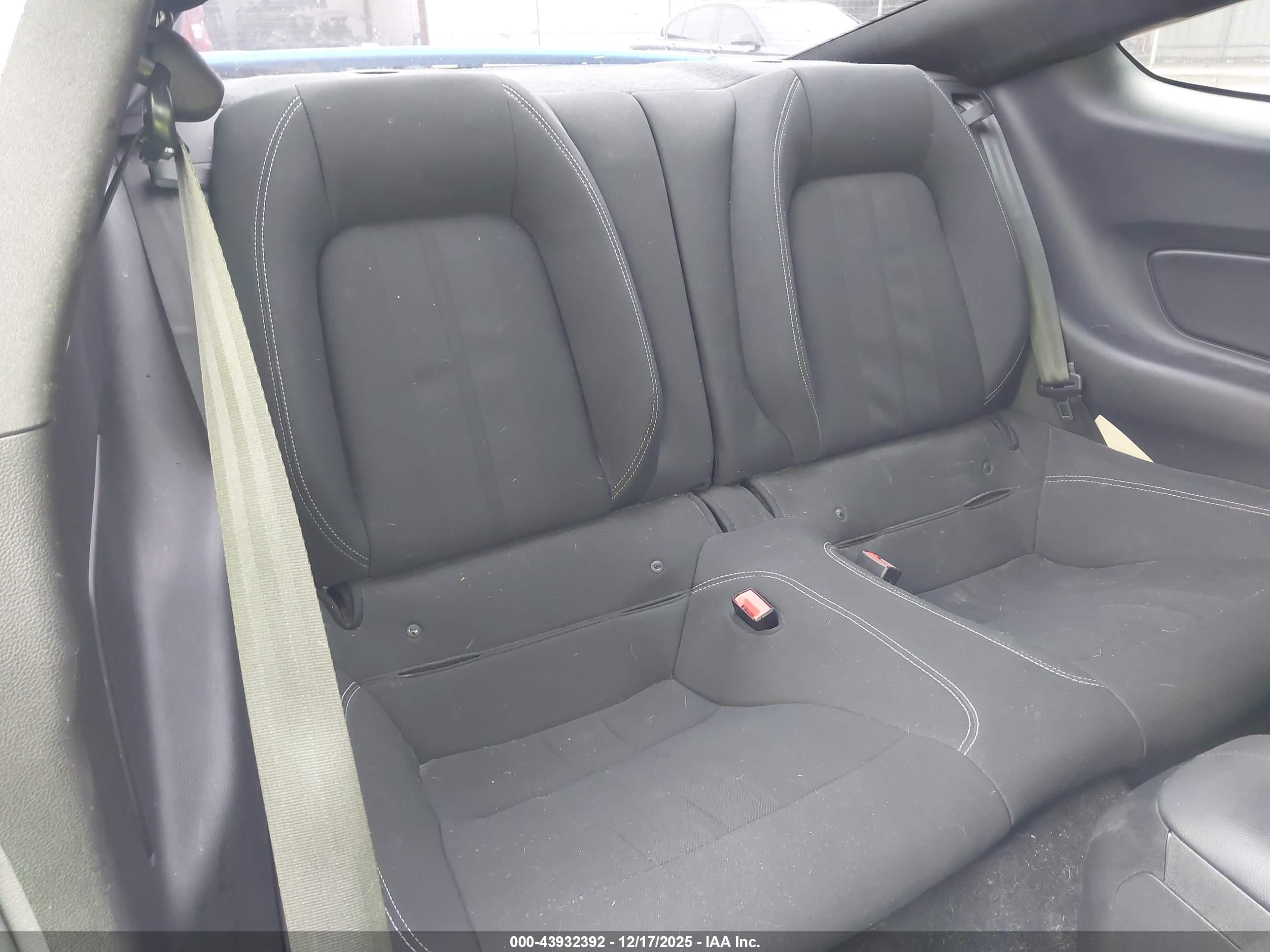 FORD MUSTANG image 8