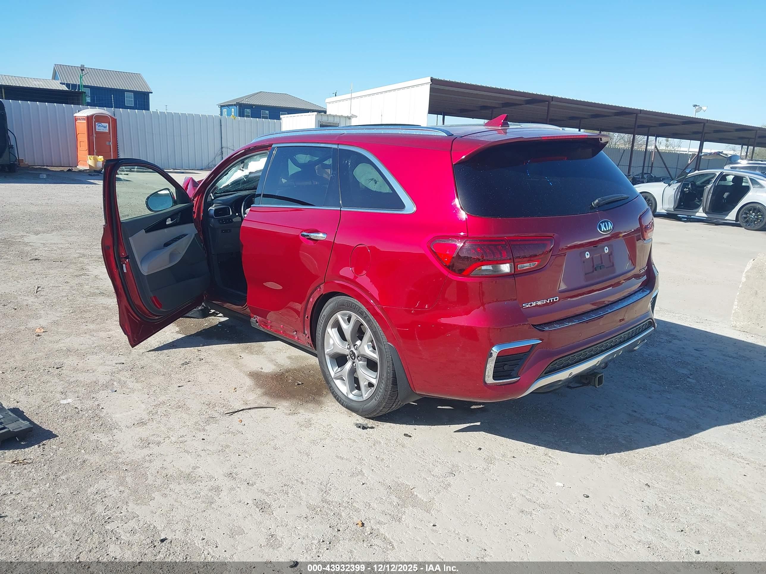 KIA SORENTO image 3