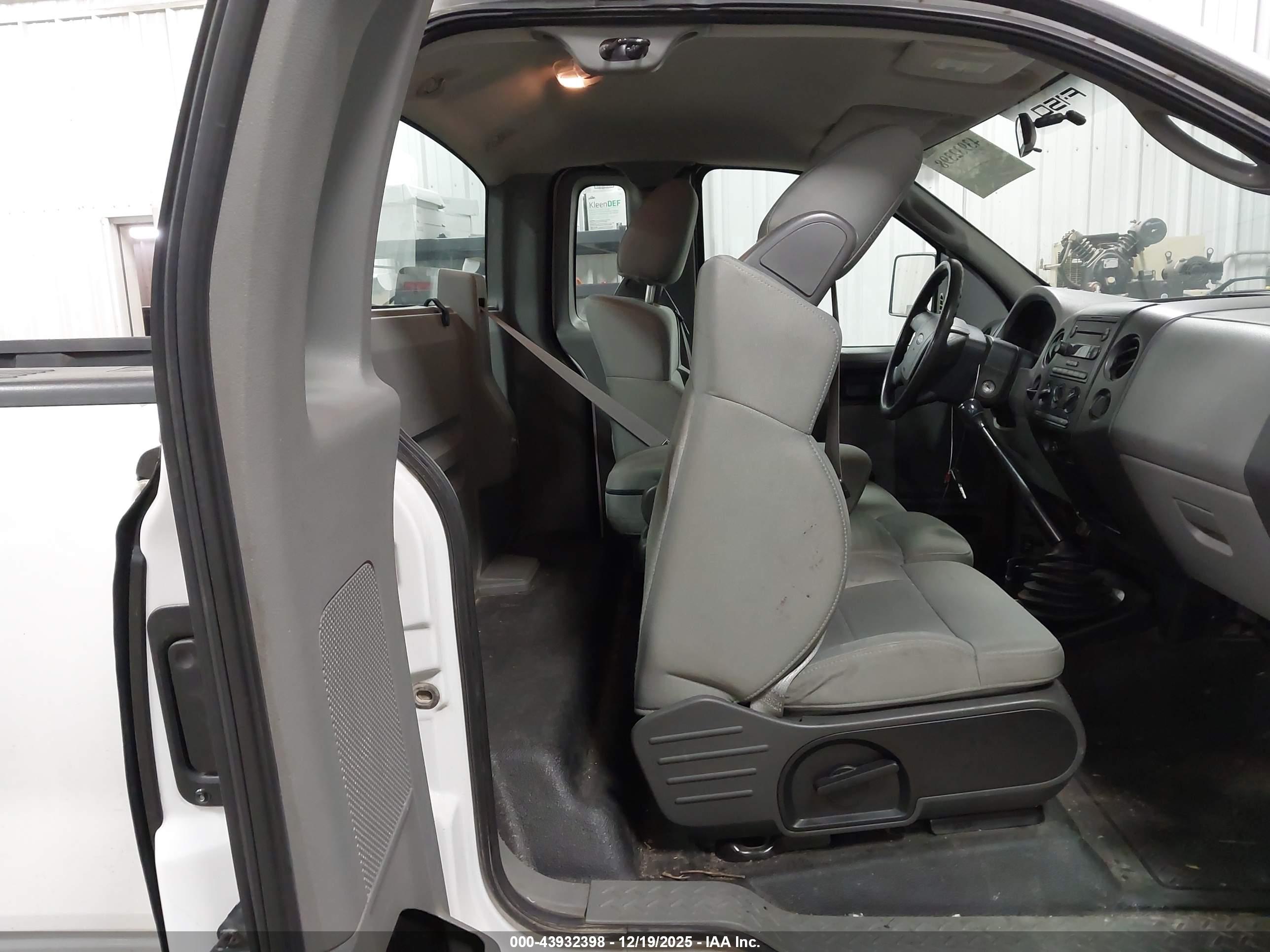 FORD F-150 image 8