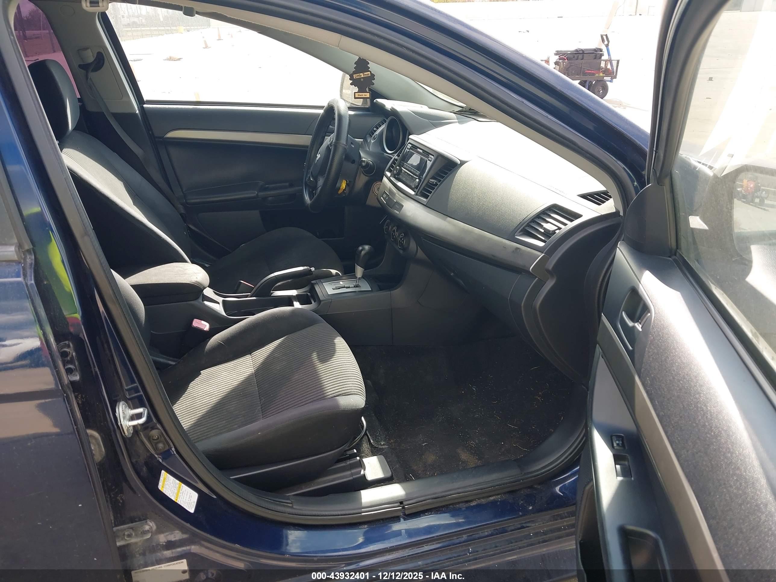 MITSUBISHI LANCER image 5