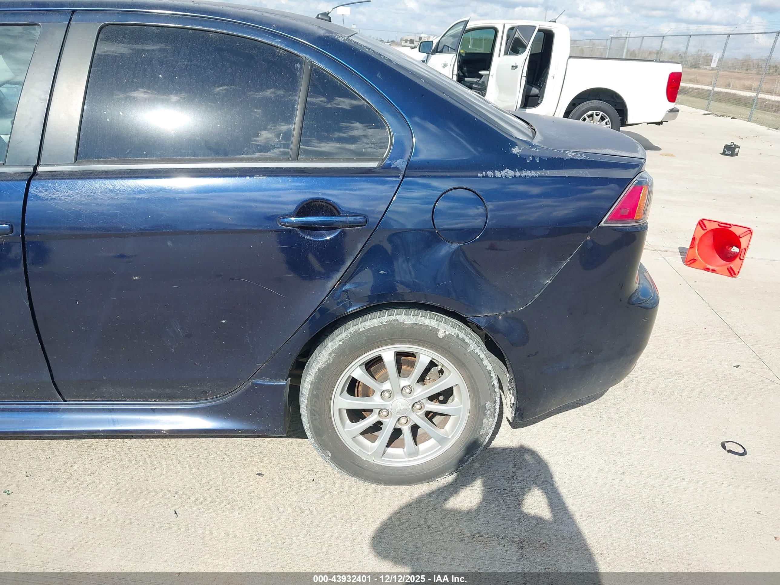 MITSUBISHI LANCER image 6