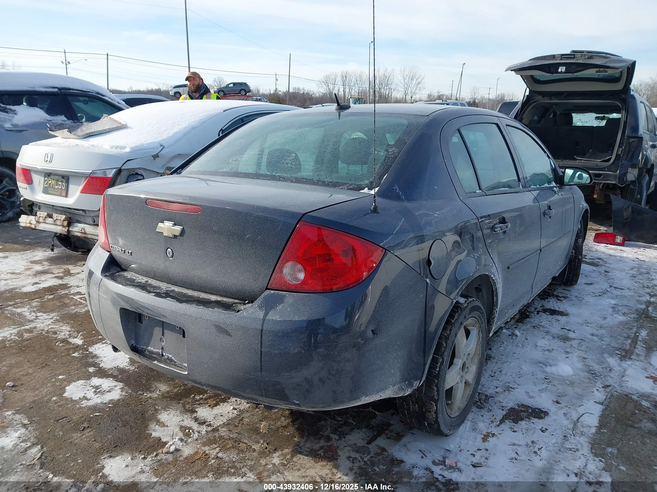 CHEVROLET COBALT image 4