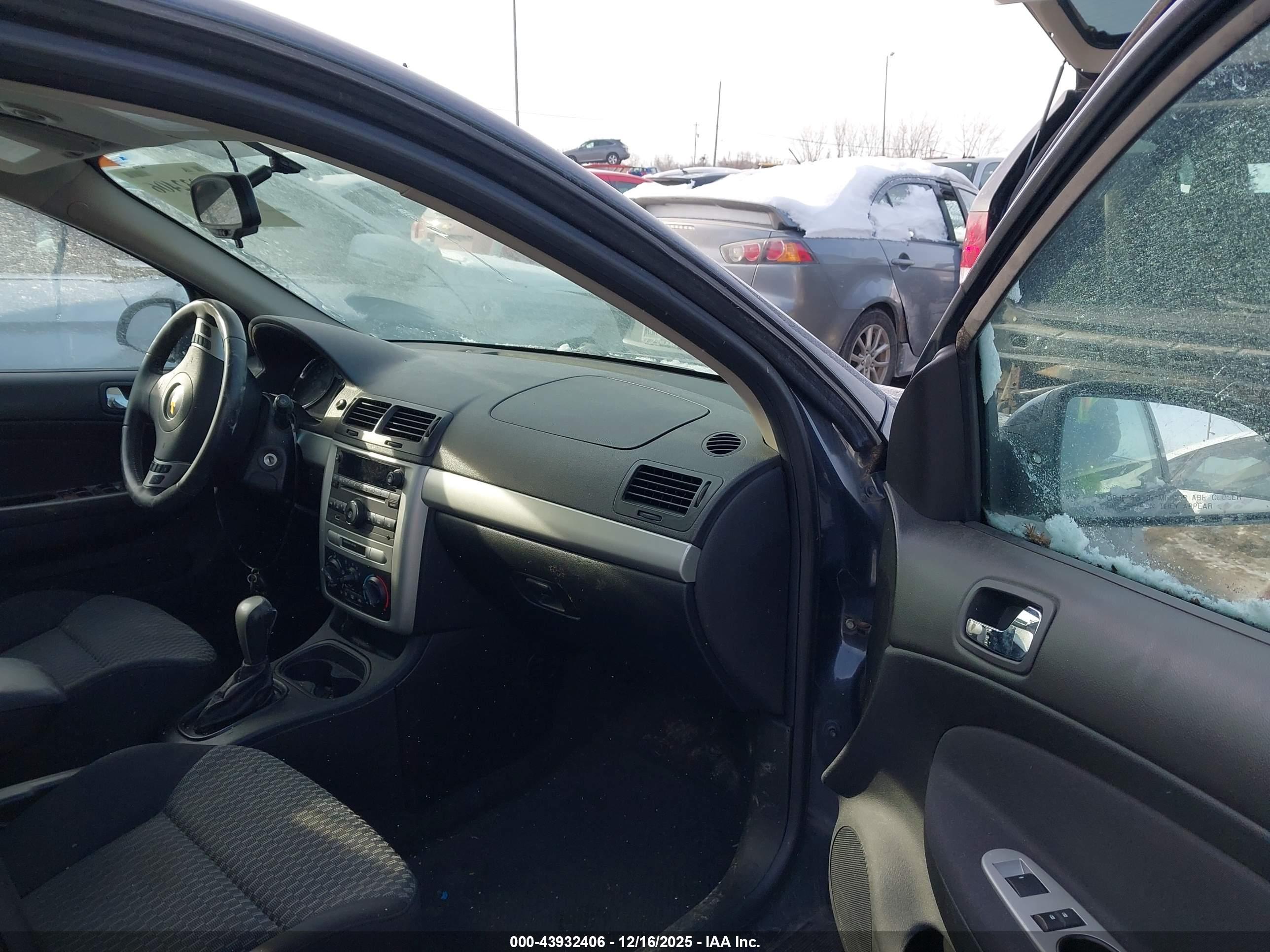 CHEVROLET COBALT image 5