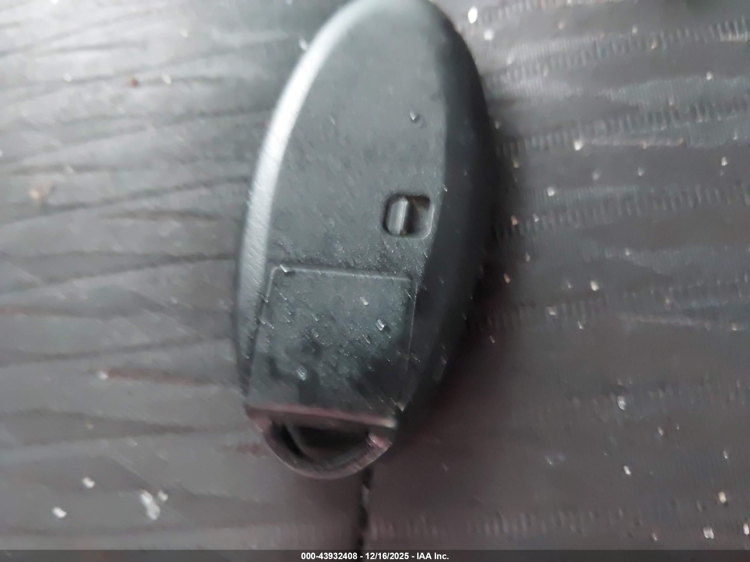 NISSAN ROGUE image 11