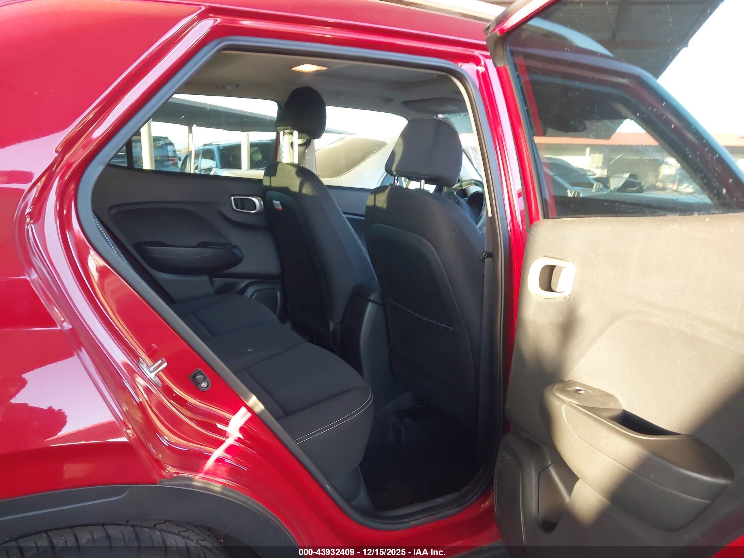 HYUNDAI VENUE image 8