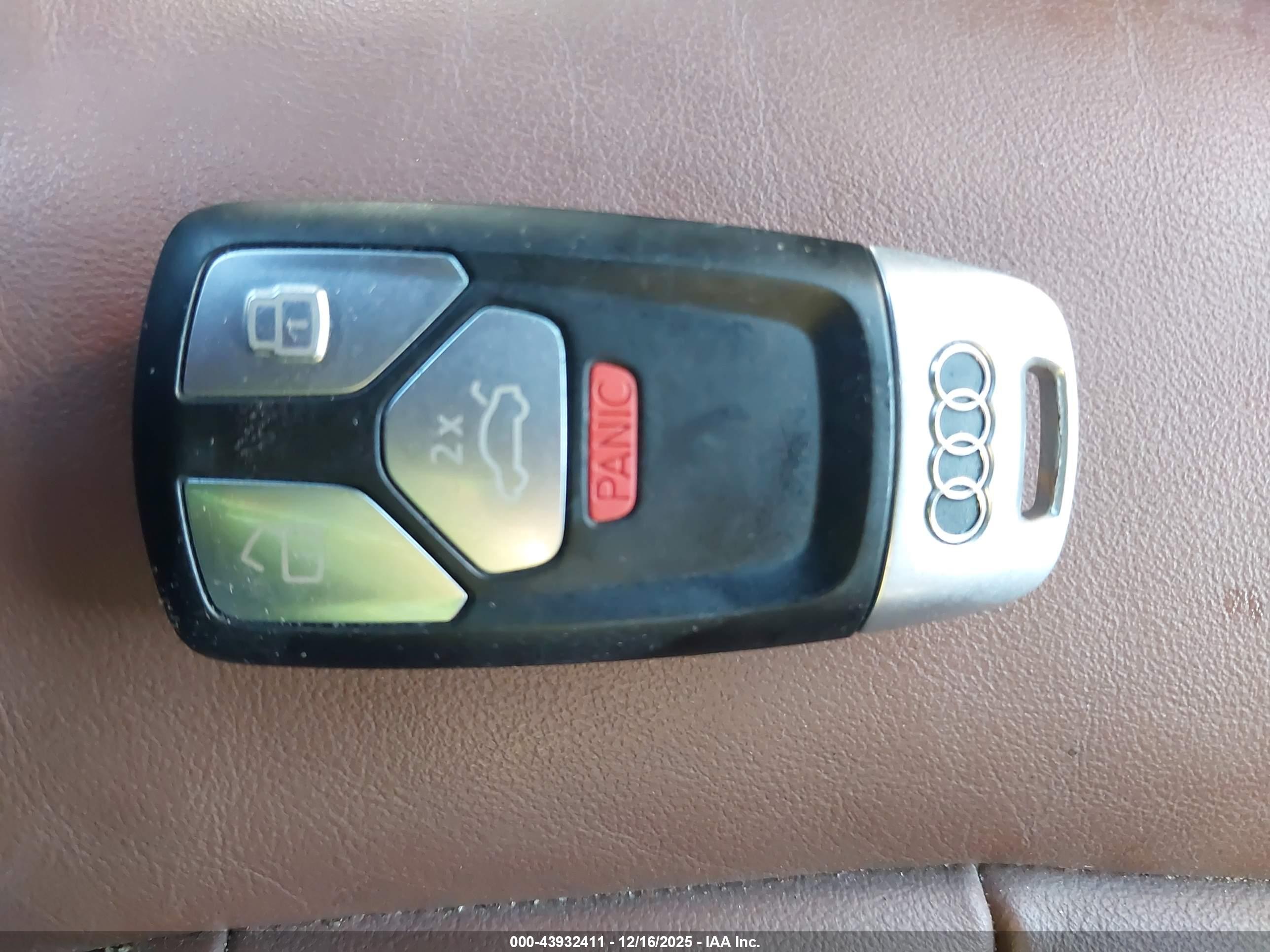AUDI A4 image 11