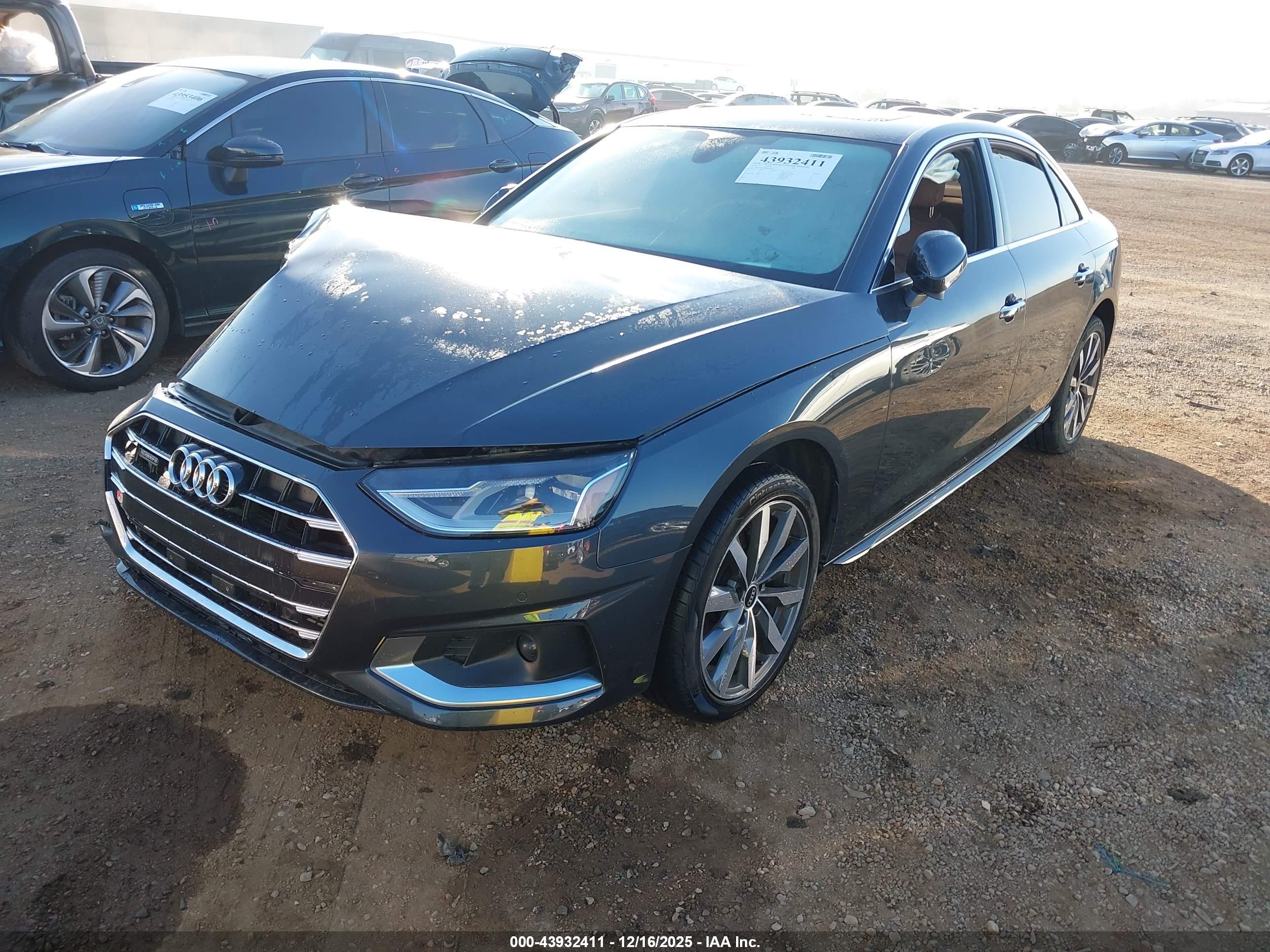 AUDI A4 image 2