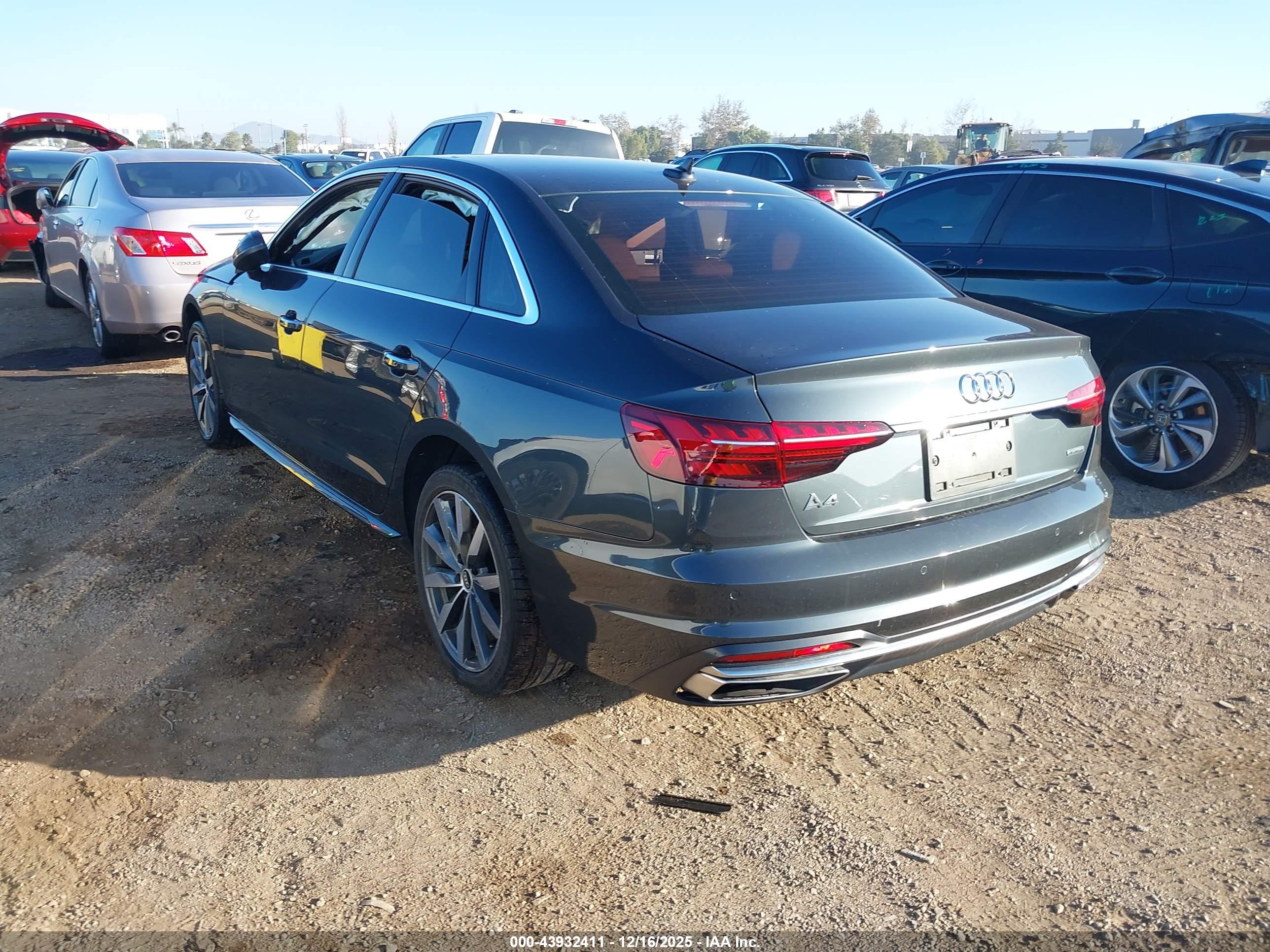 AUDI A4 image 3