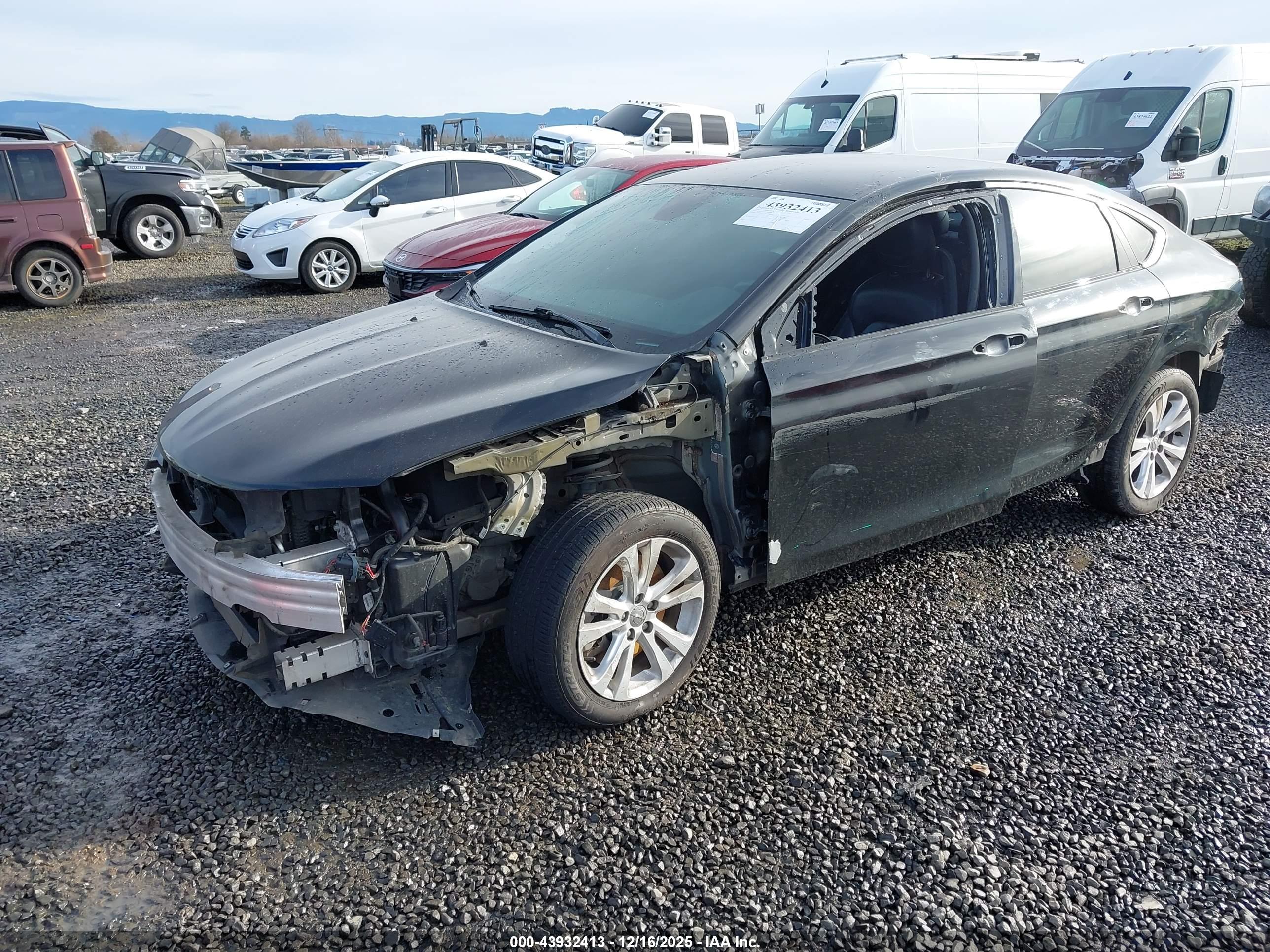 CHRYSLER 200 image 2