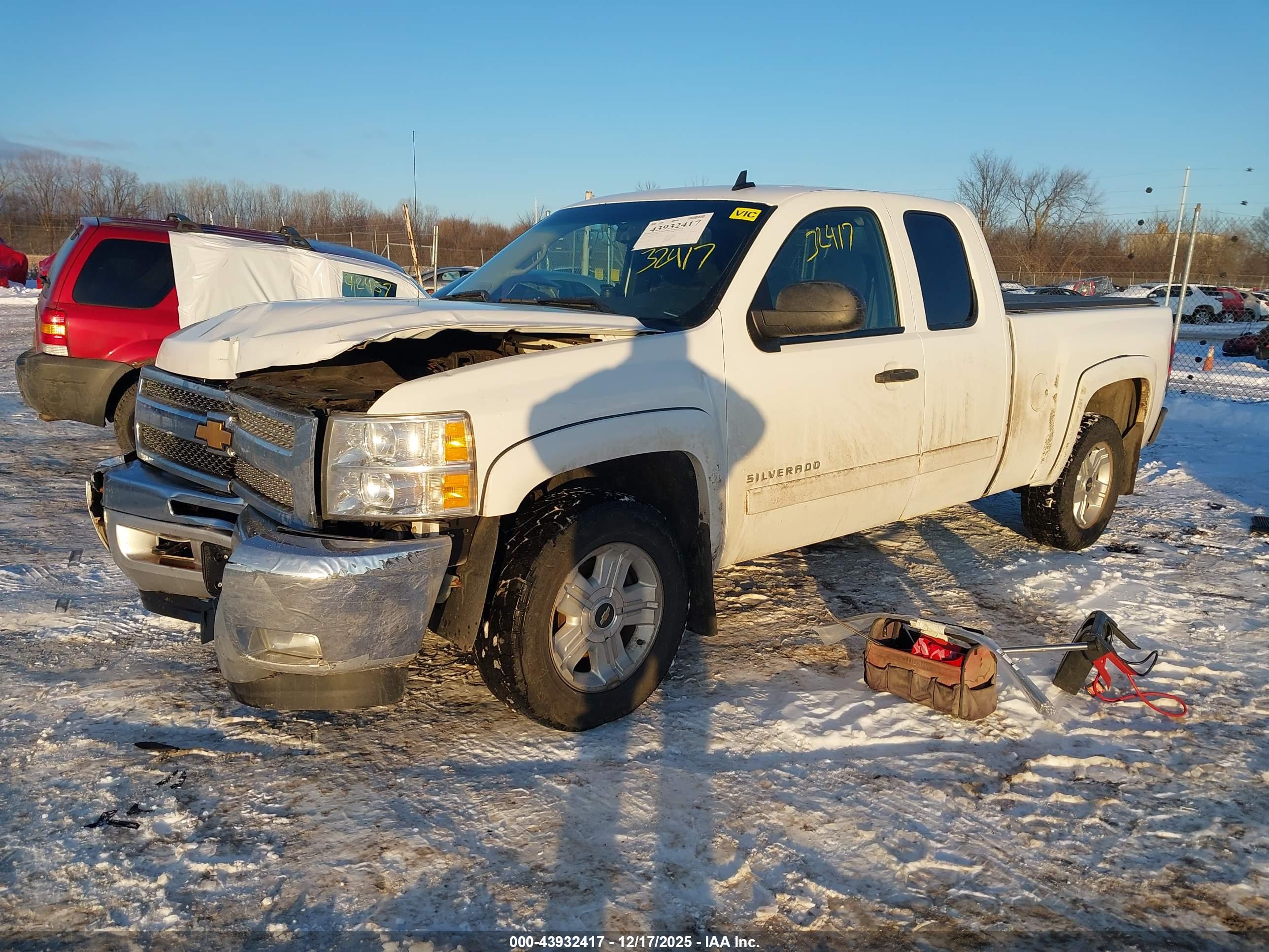 CHEVROLET SILVERADO image 2