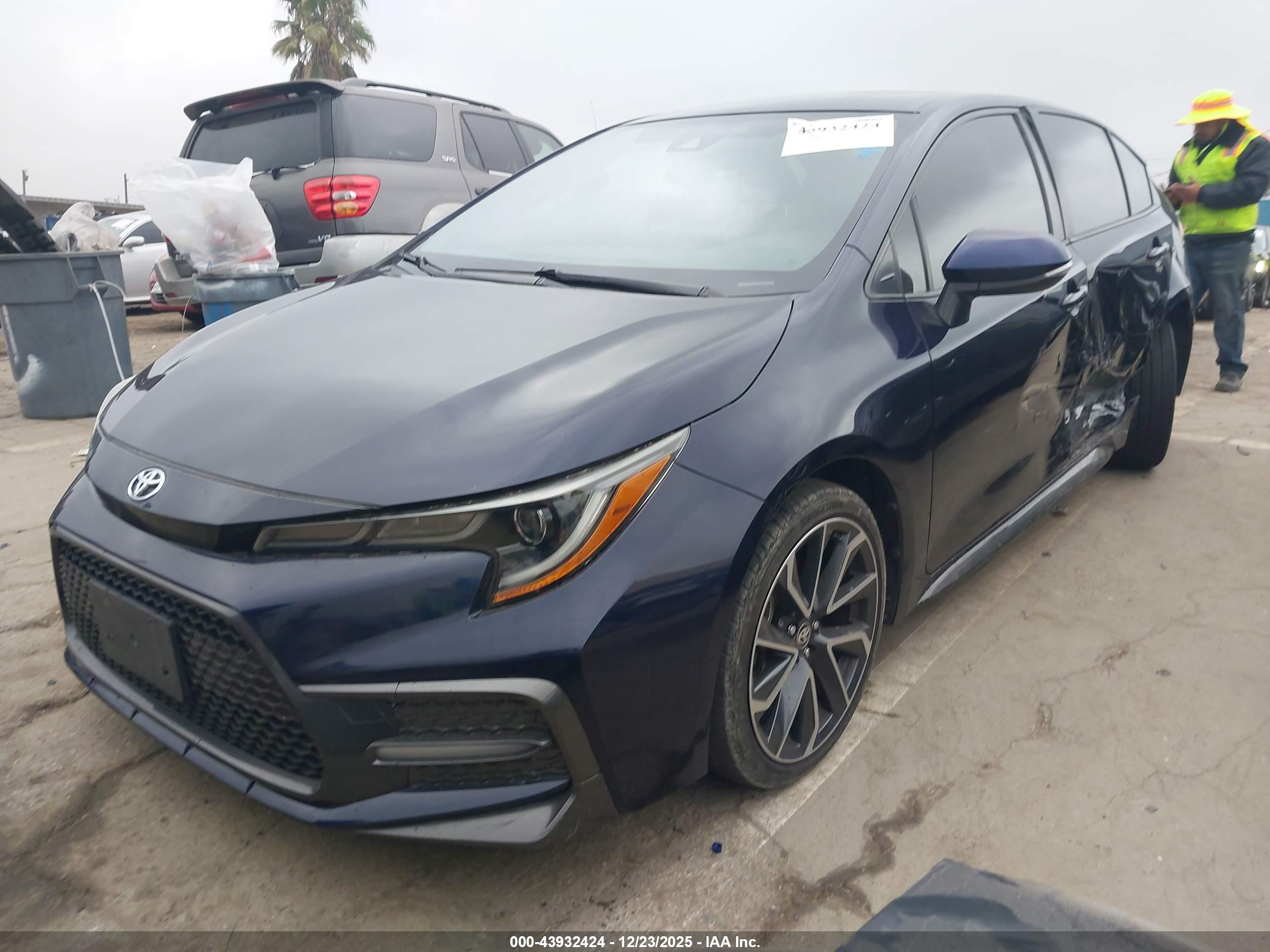 TOYOTA COROLLA image 2