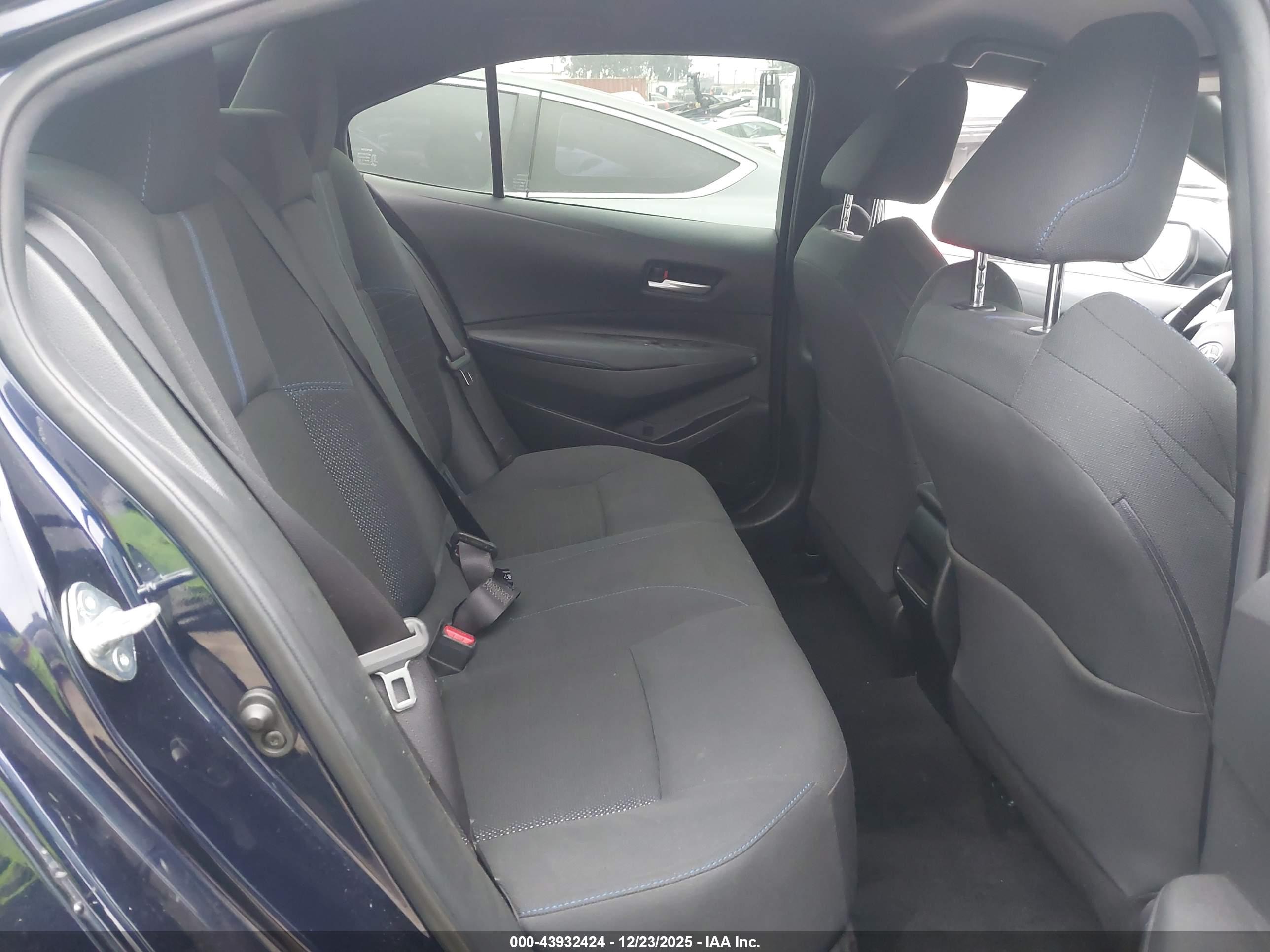 TOYOTA COROLLA image 8