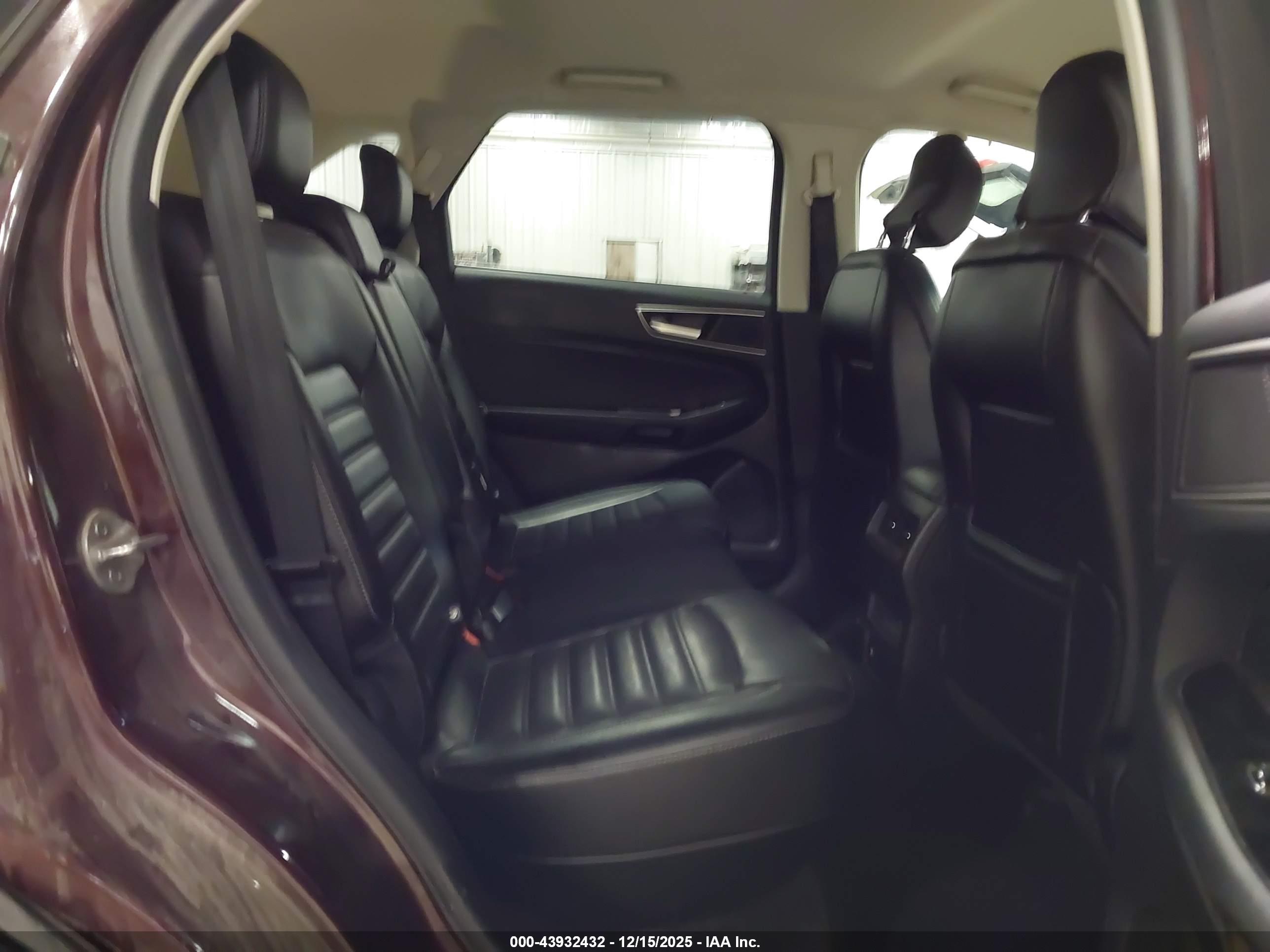 FORD EDGE image 8