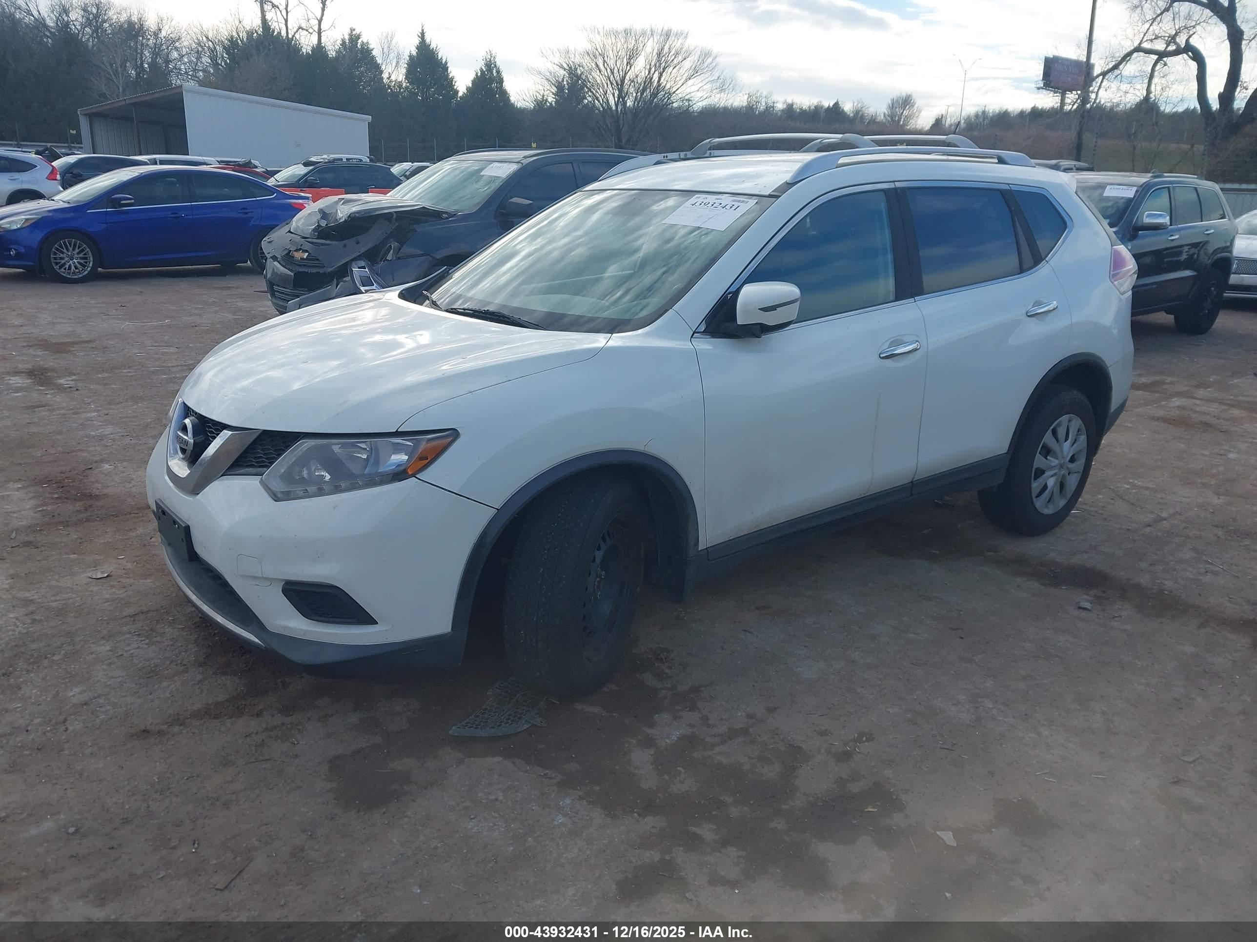 NISSAN ROGUE image 2