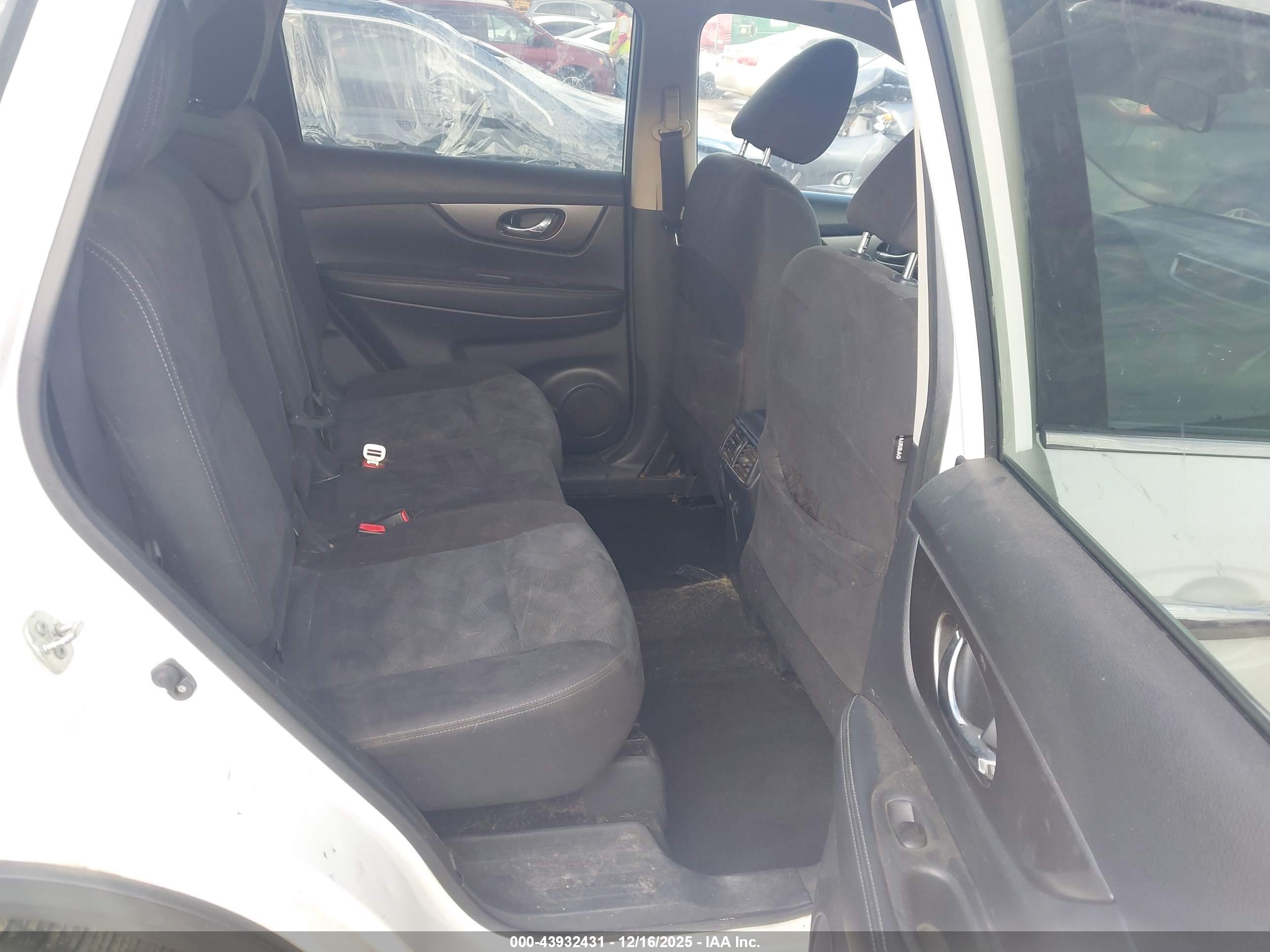 NISSAN ROGUE image 8