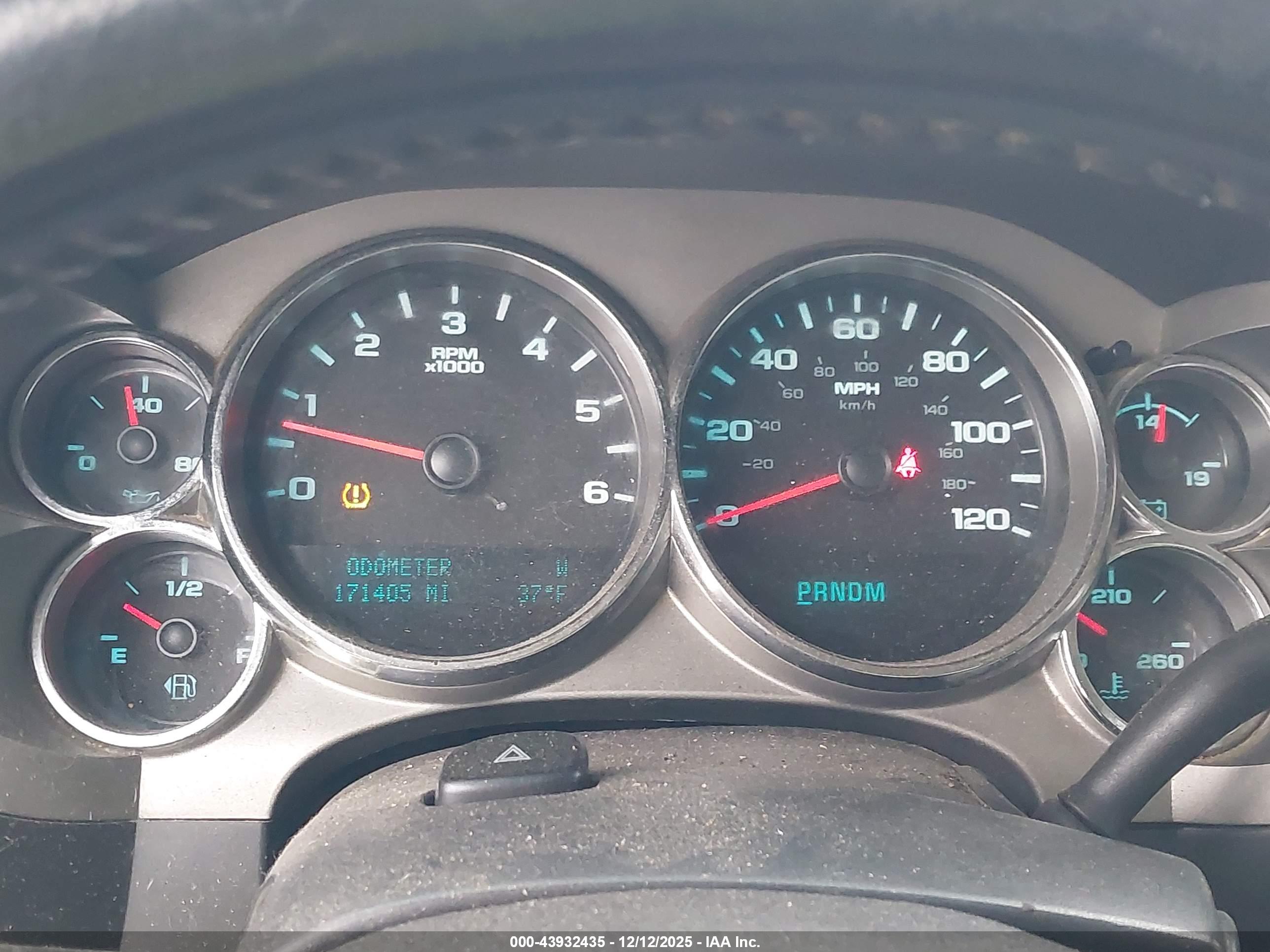 CHEVROLET SILVERADO image 7
