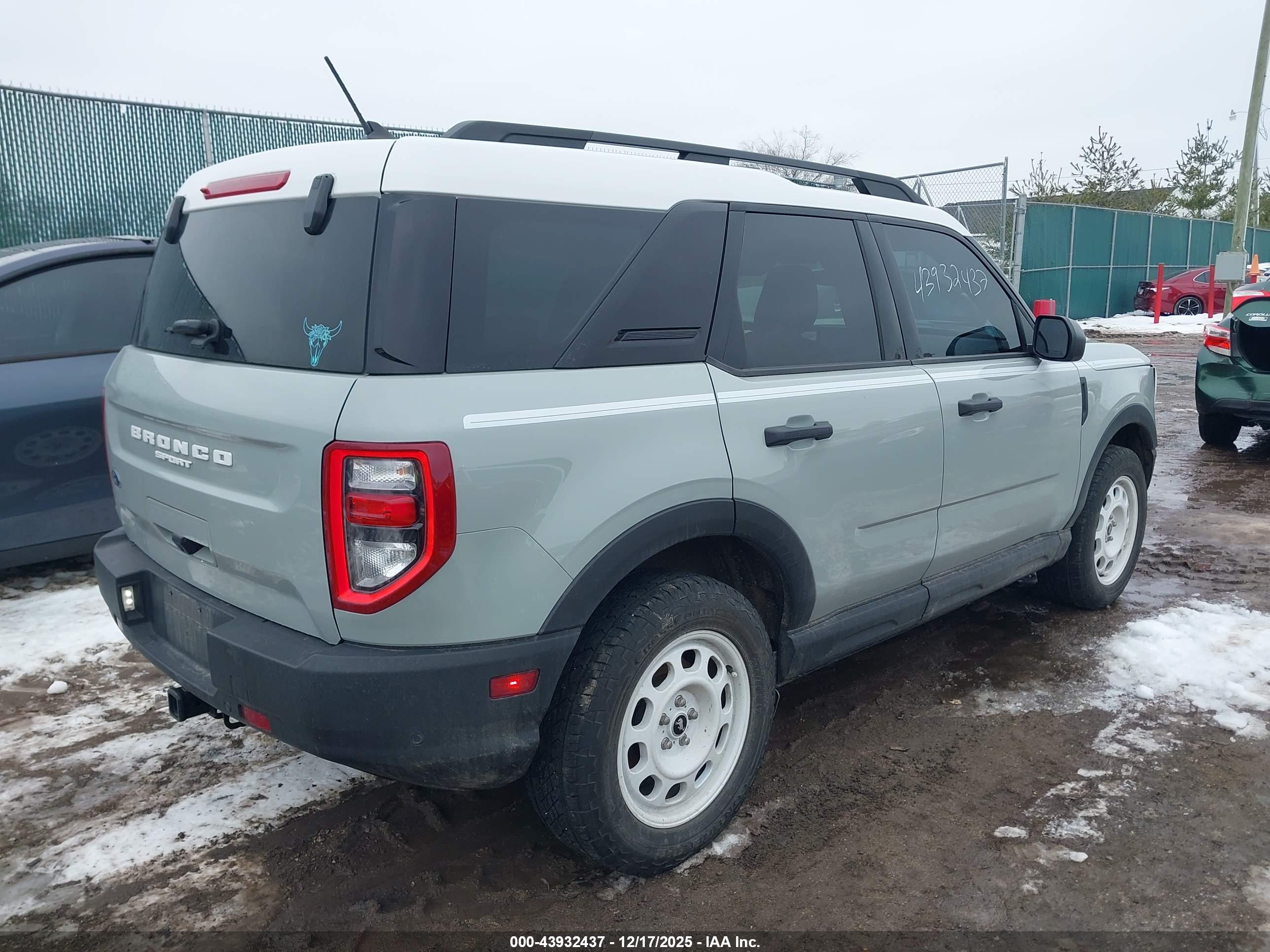FORD BRONCO image 4