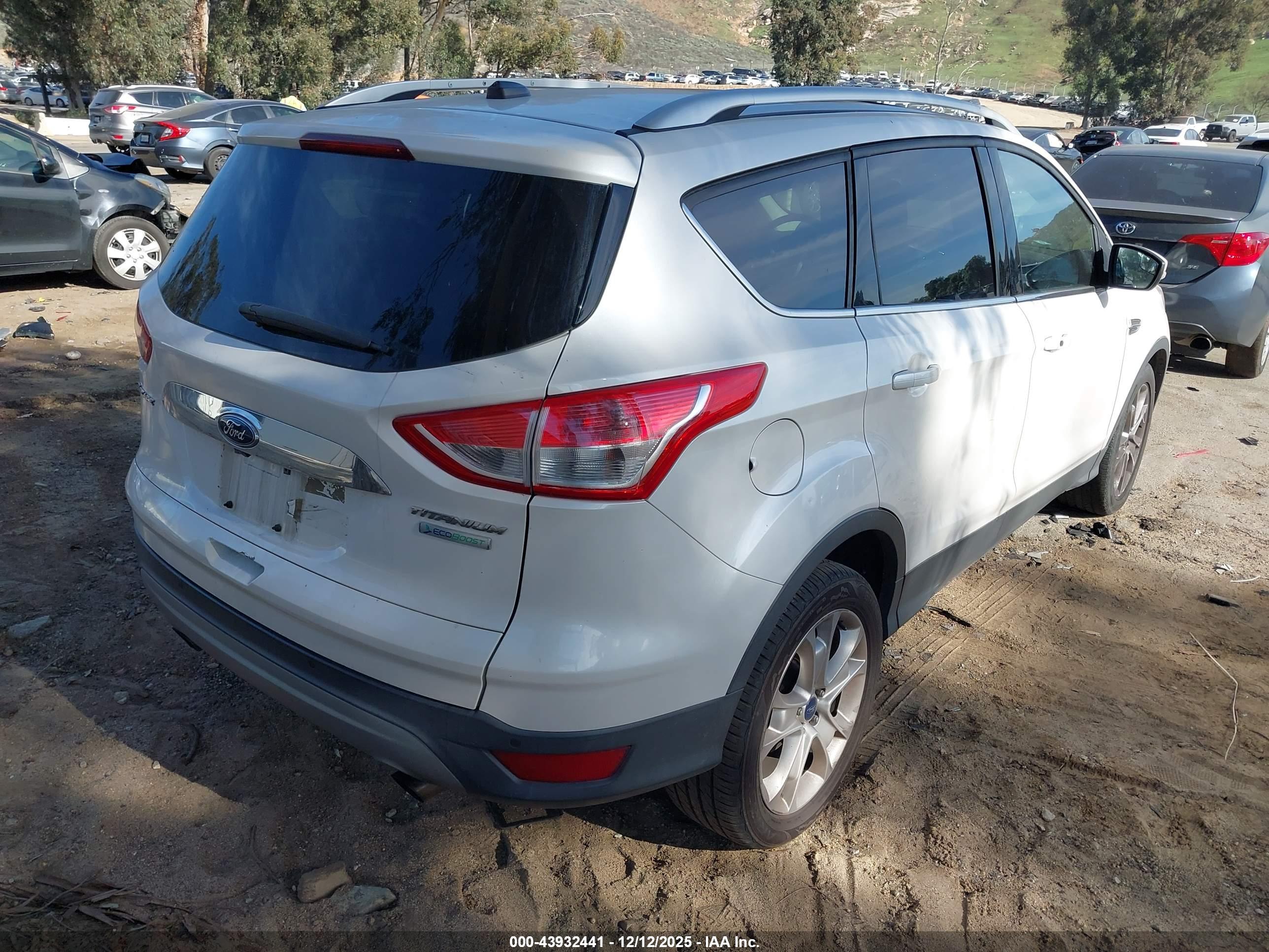 FORD ESCAPE image 4