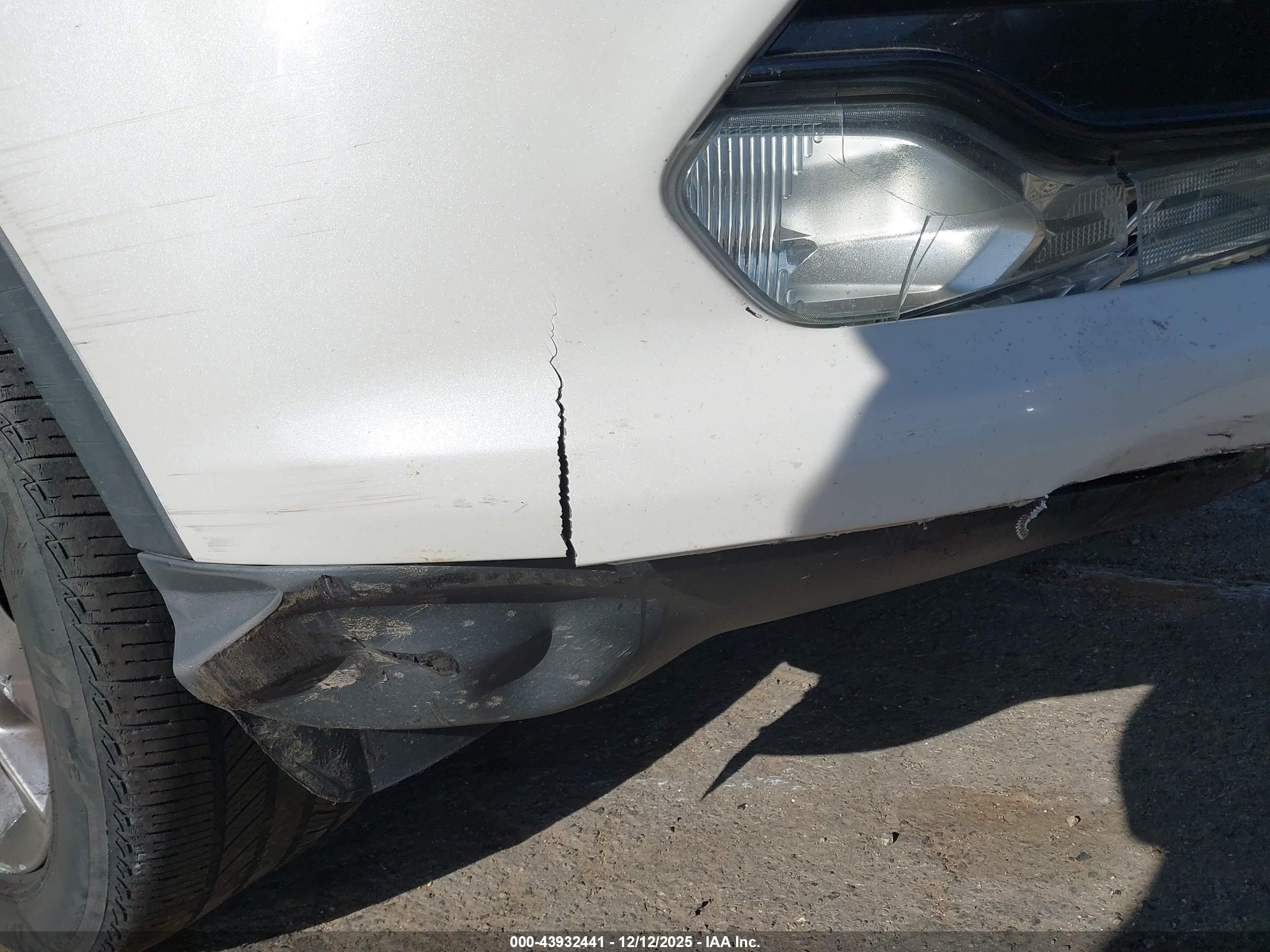 FORD ESCAPE image 6