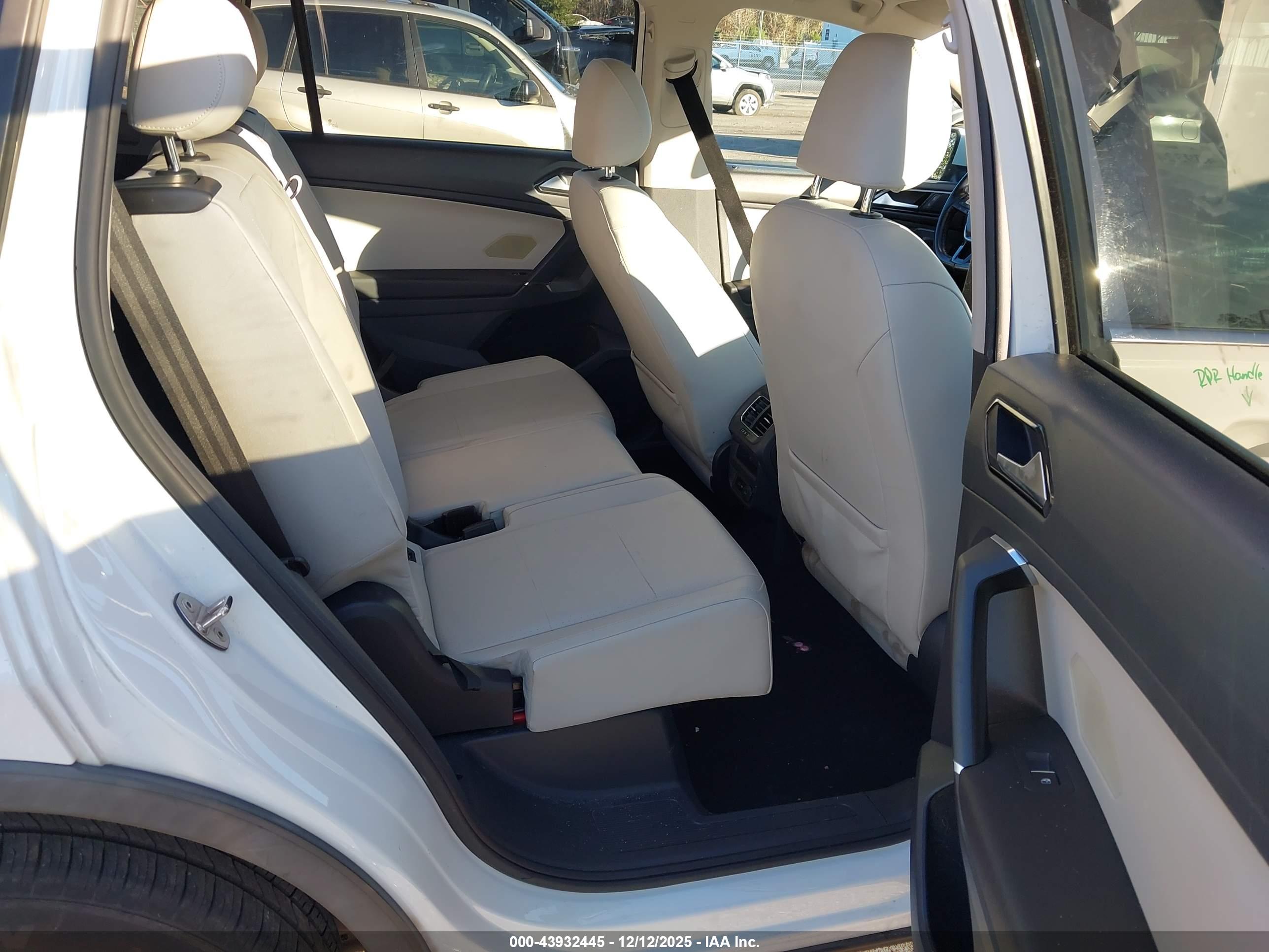VOLKSWAGEN TIGUAN image 8