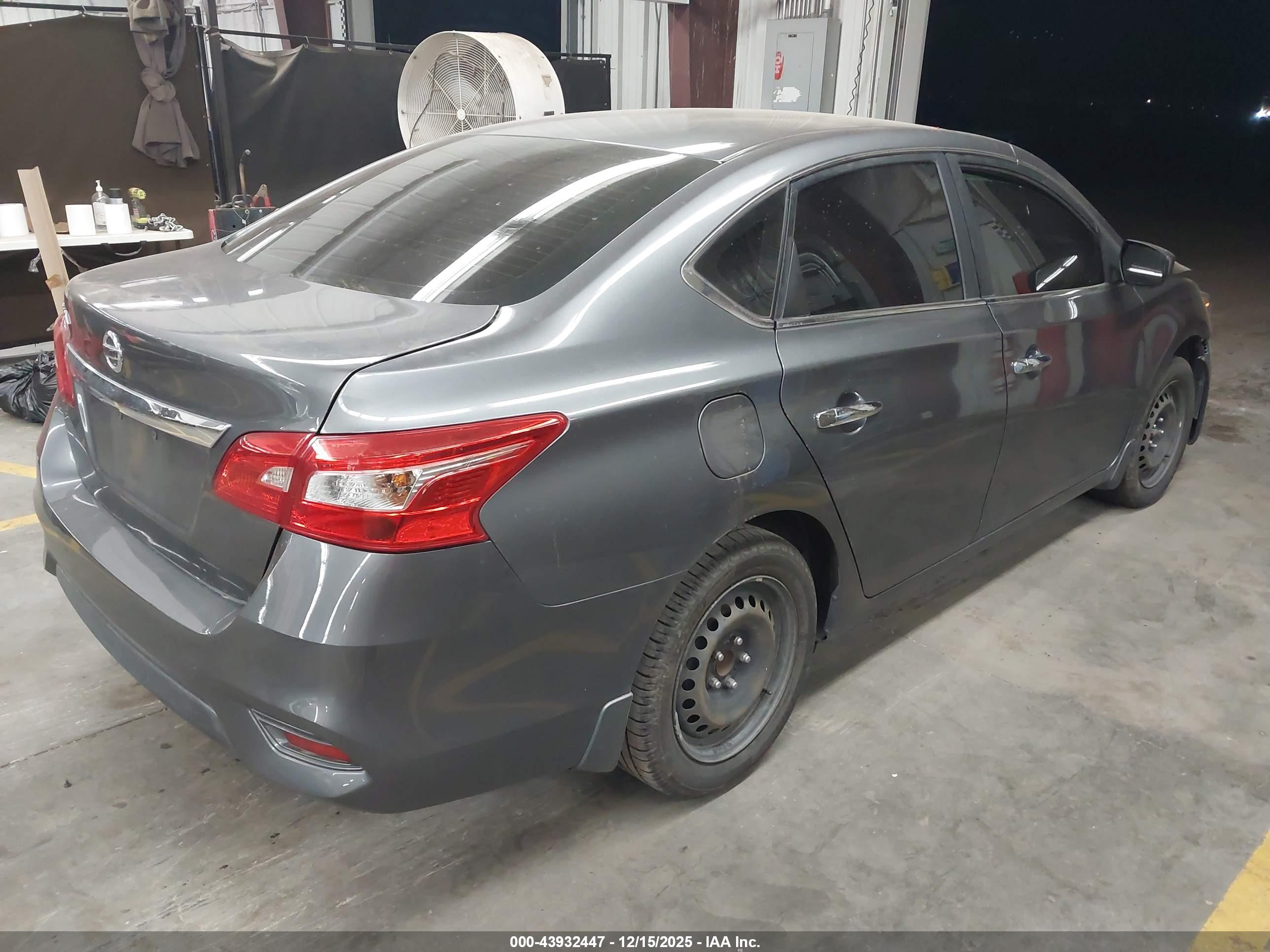 NISSAN SENTRA image 4