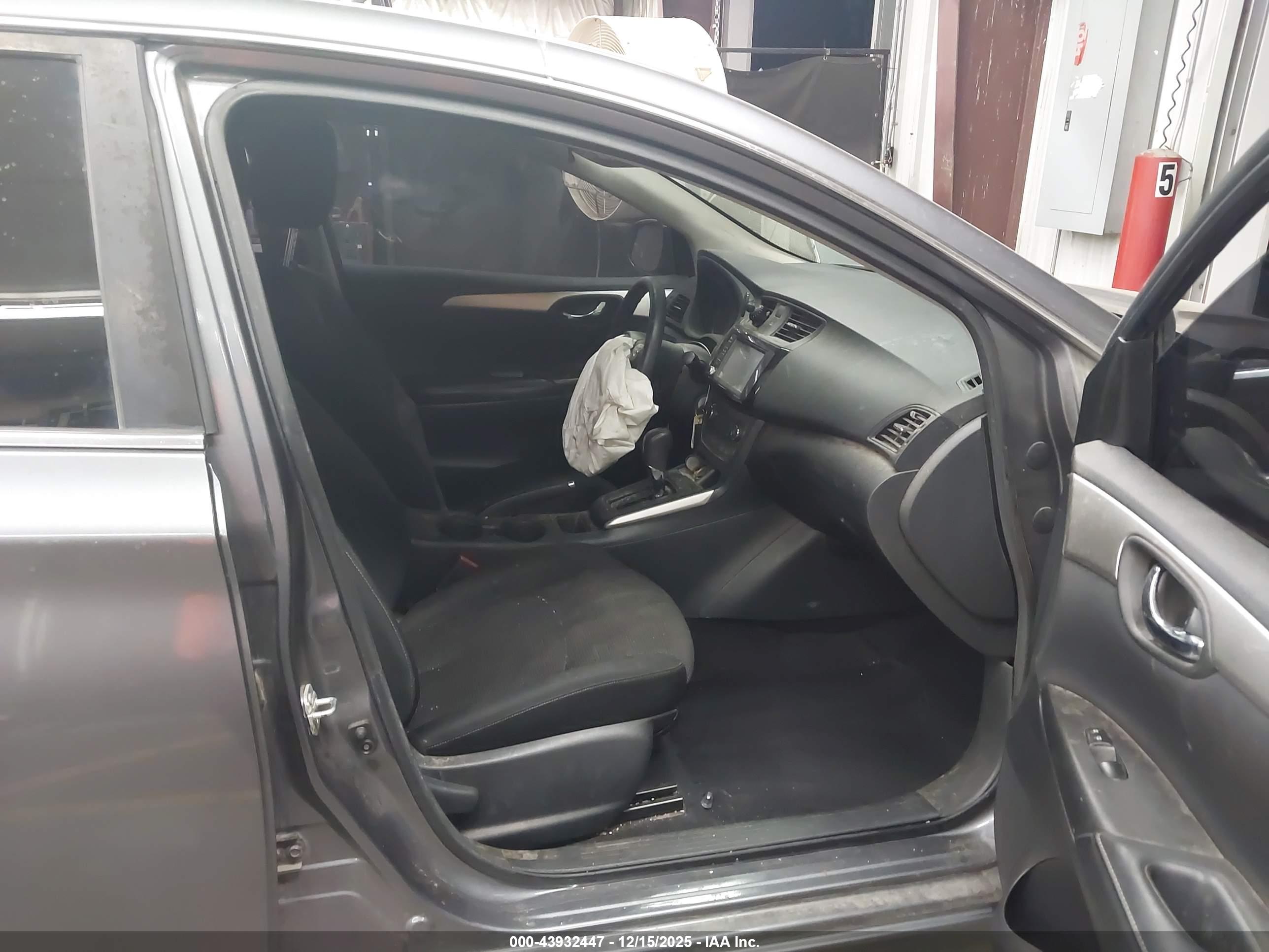NISSAN SENTRA image 5