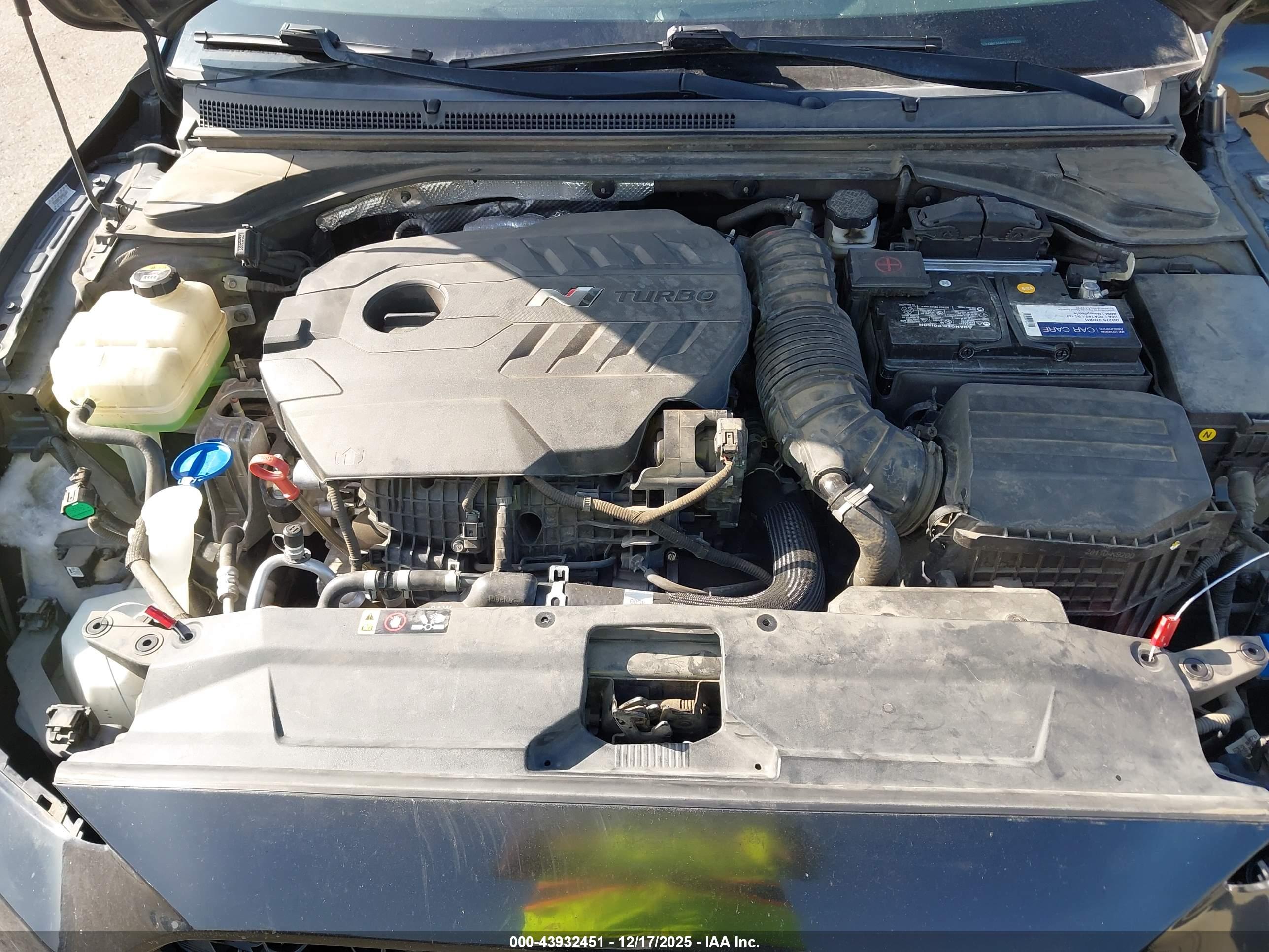 HYUNDAI VELOSTER image 10