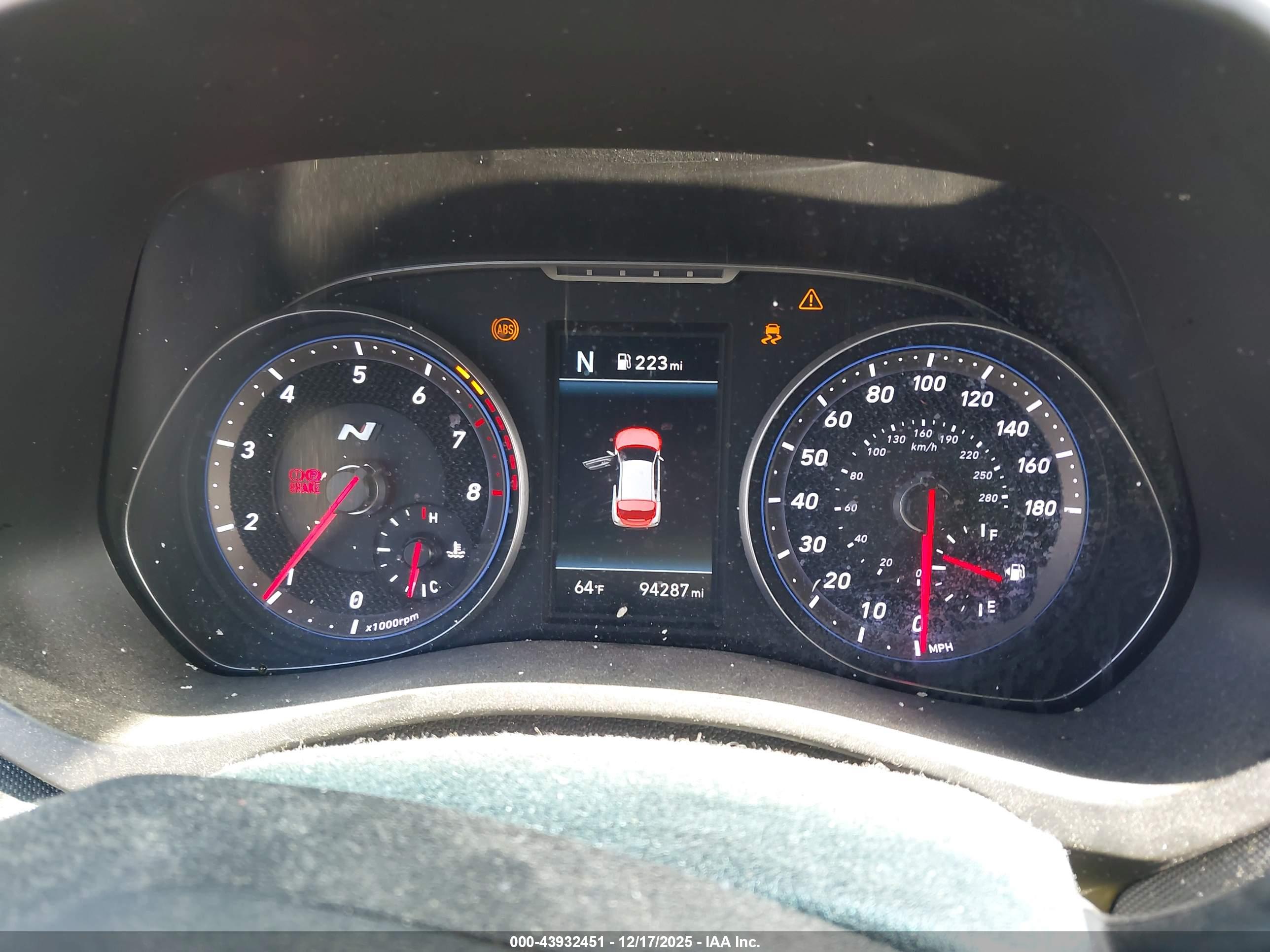 HYUNDAI VELOSTER image 7