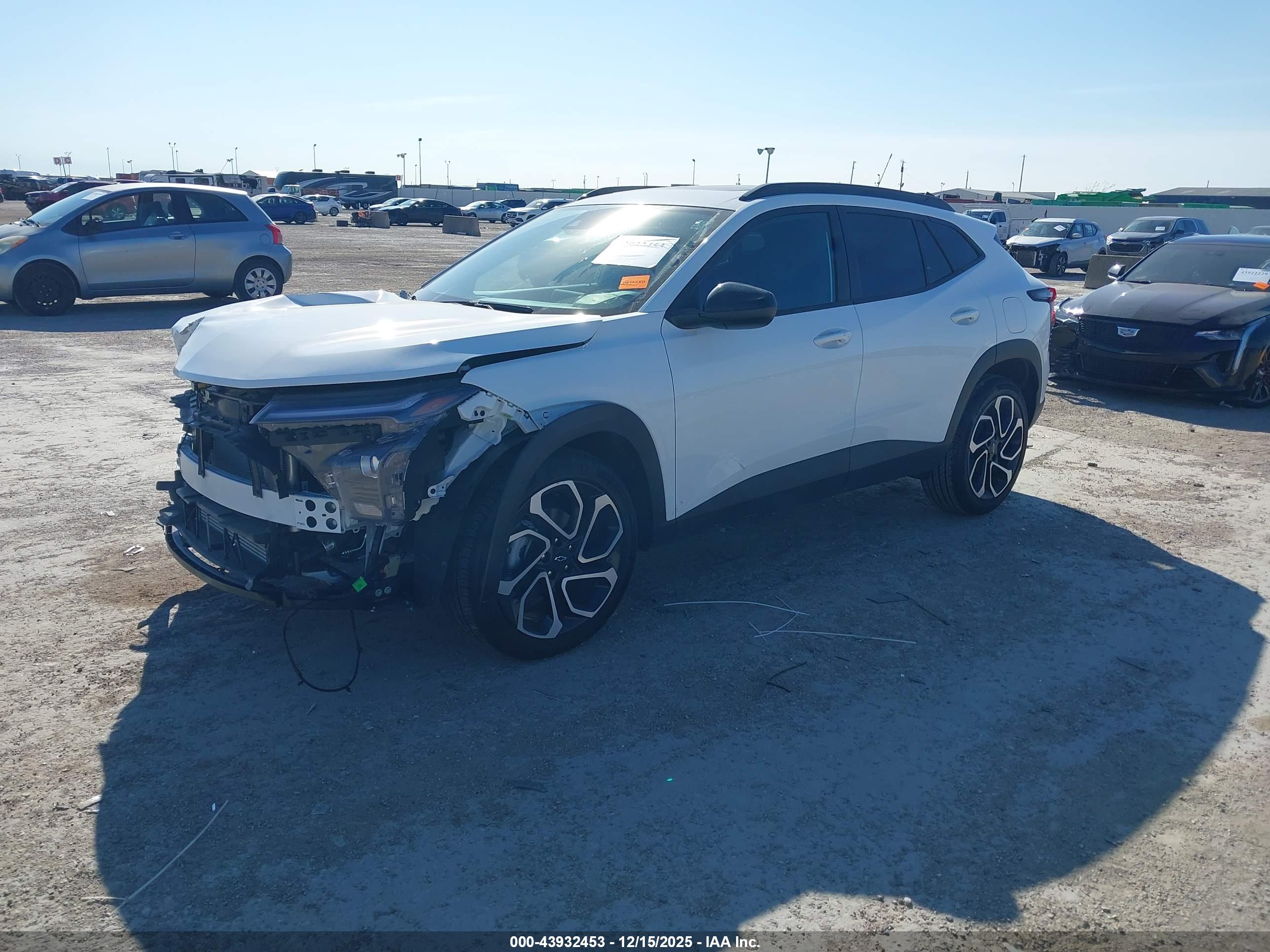 CHEVROLET TRAX image 2