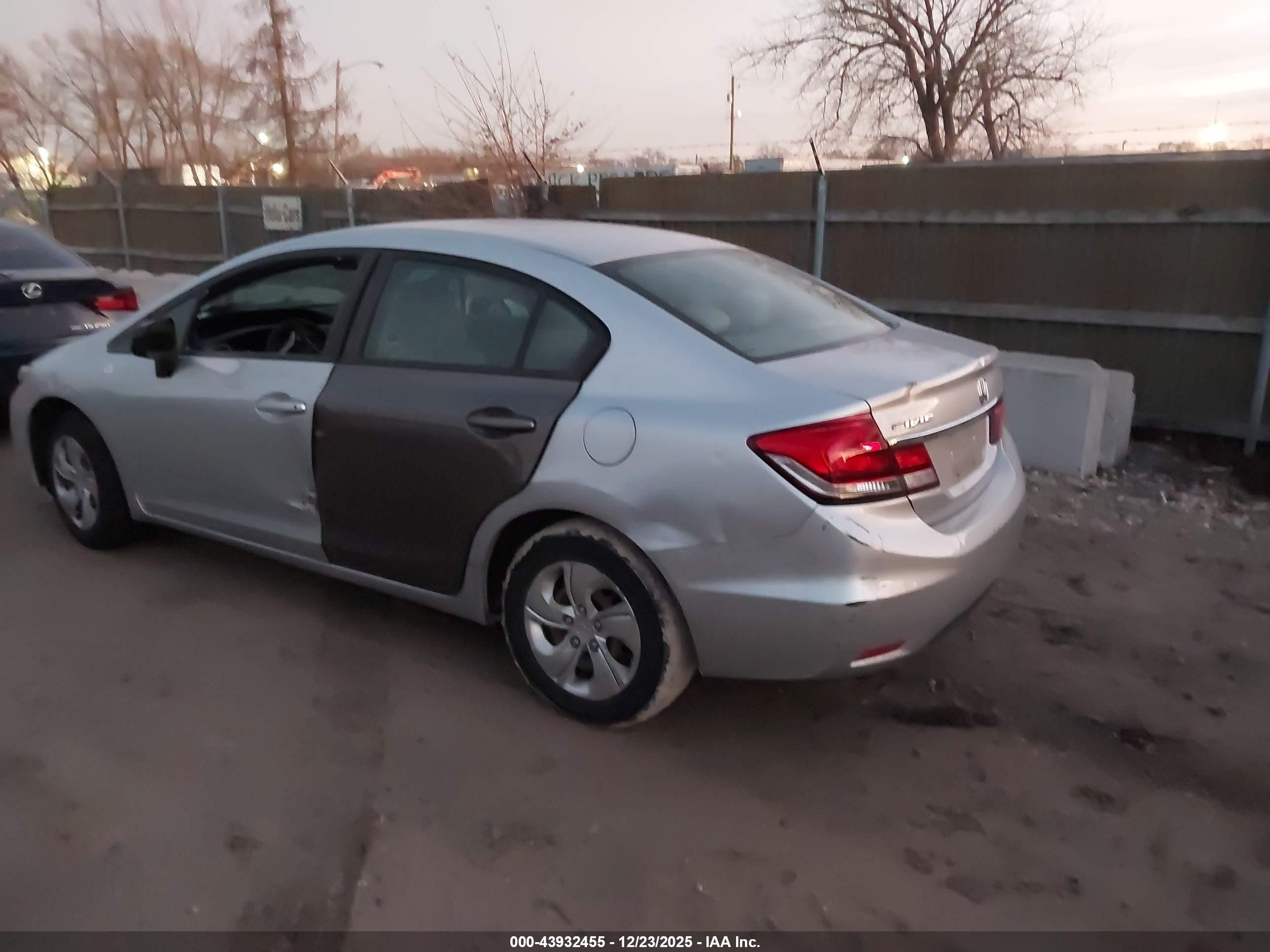 HONDA CIVIC image 3