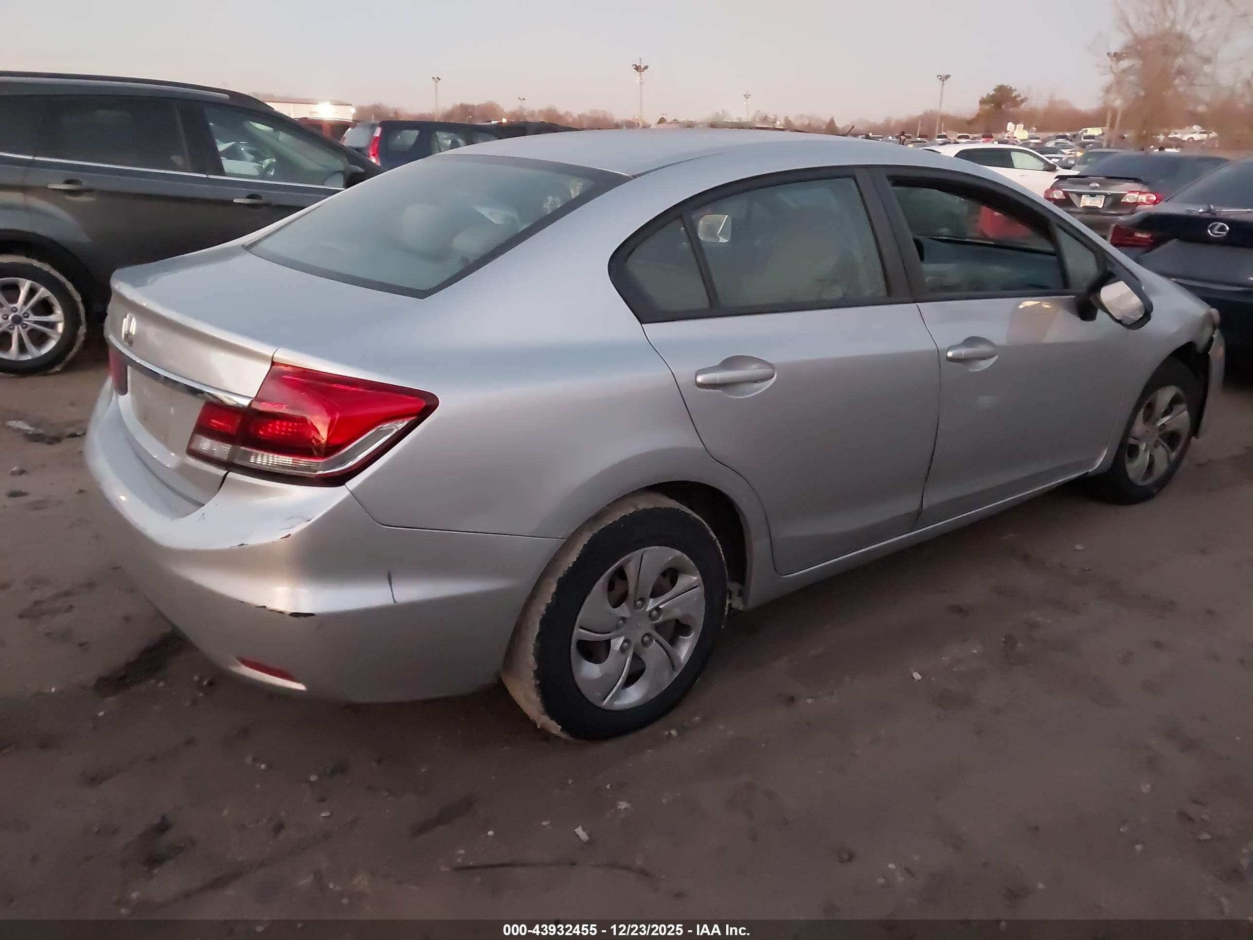 HONDA CIVIC image 4