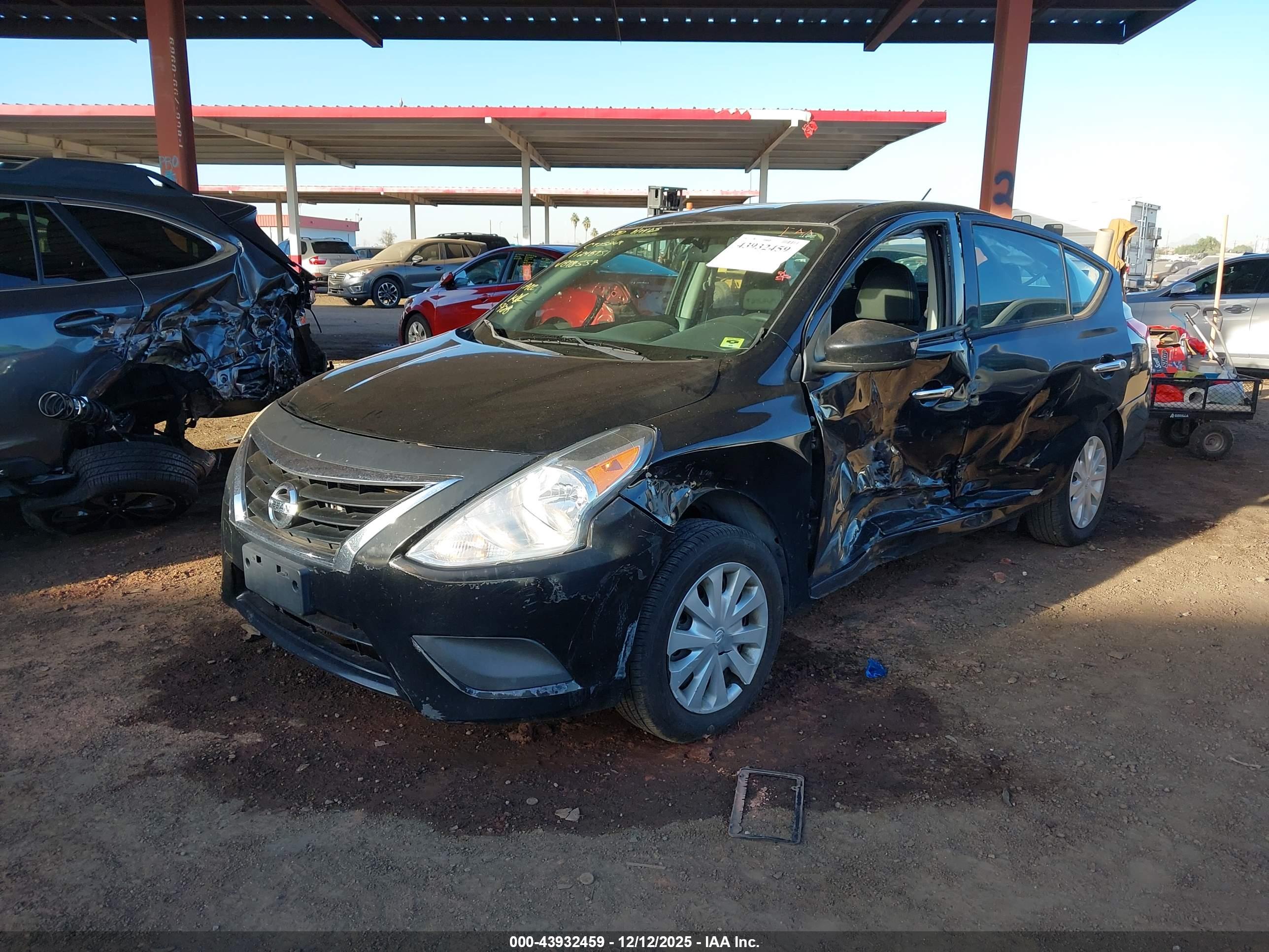 NISSAN VERSA image 2