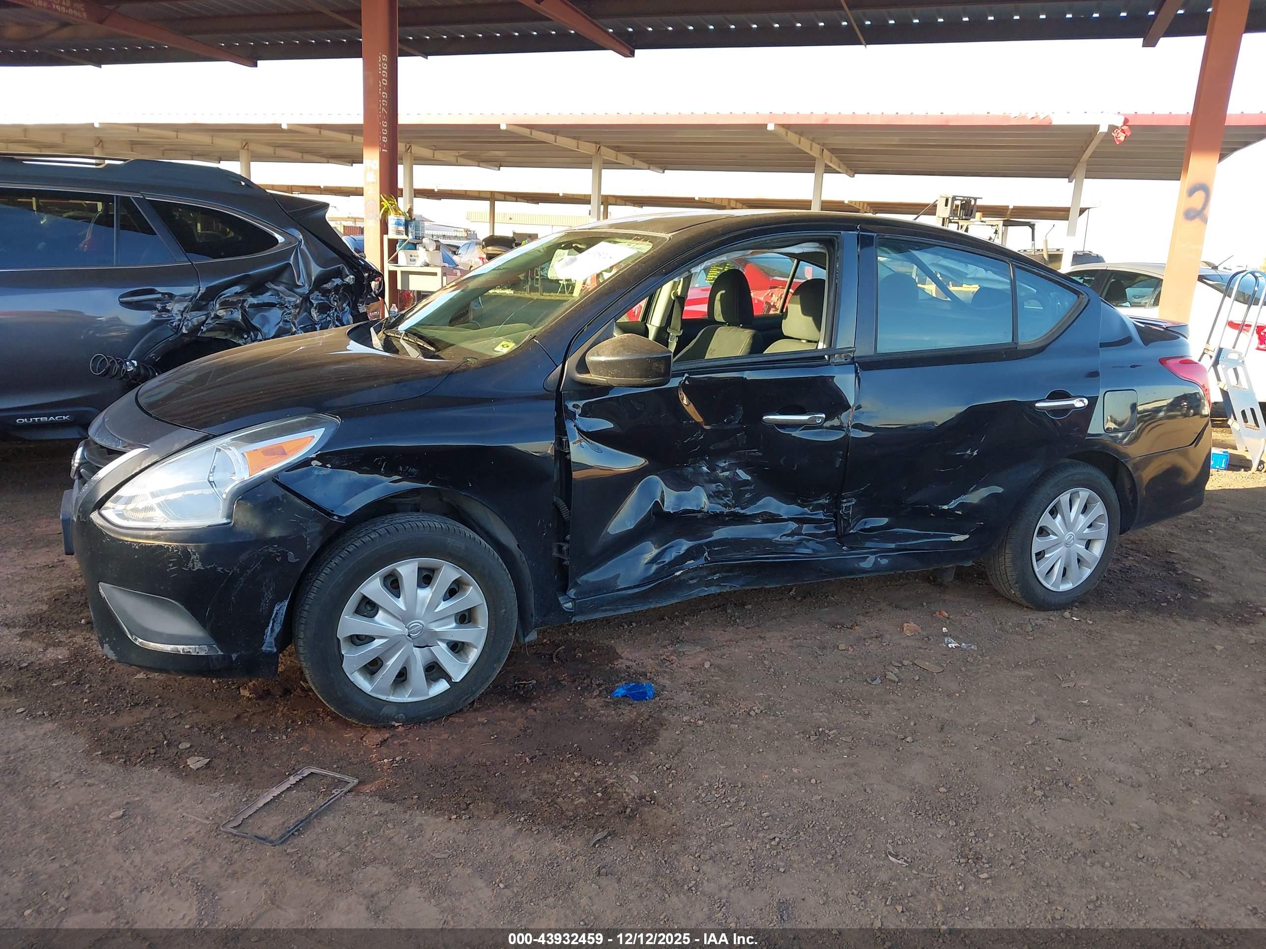 NISSAN VERSA image 6