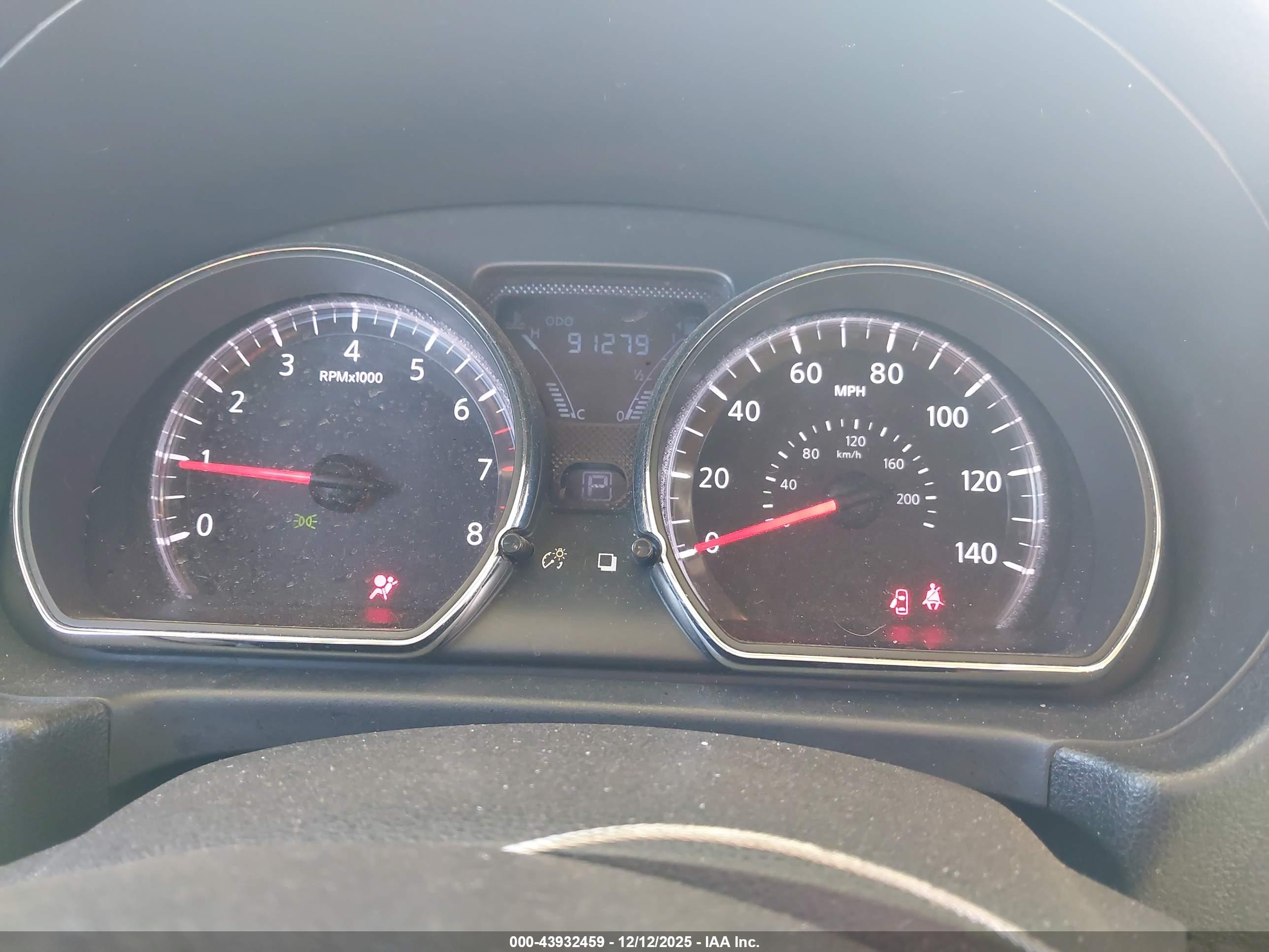 NISSAN VERSA image 7