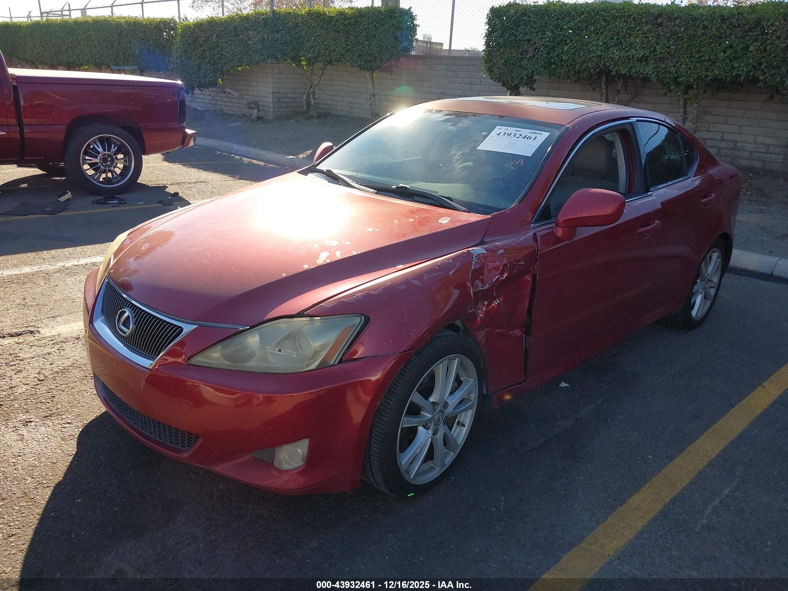 LEXUS IS image 2
