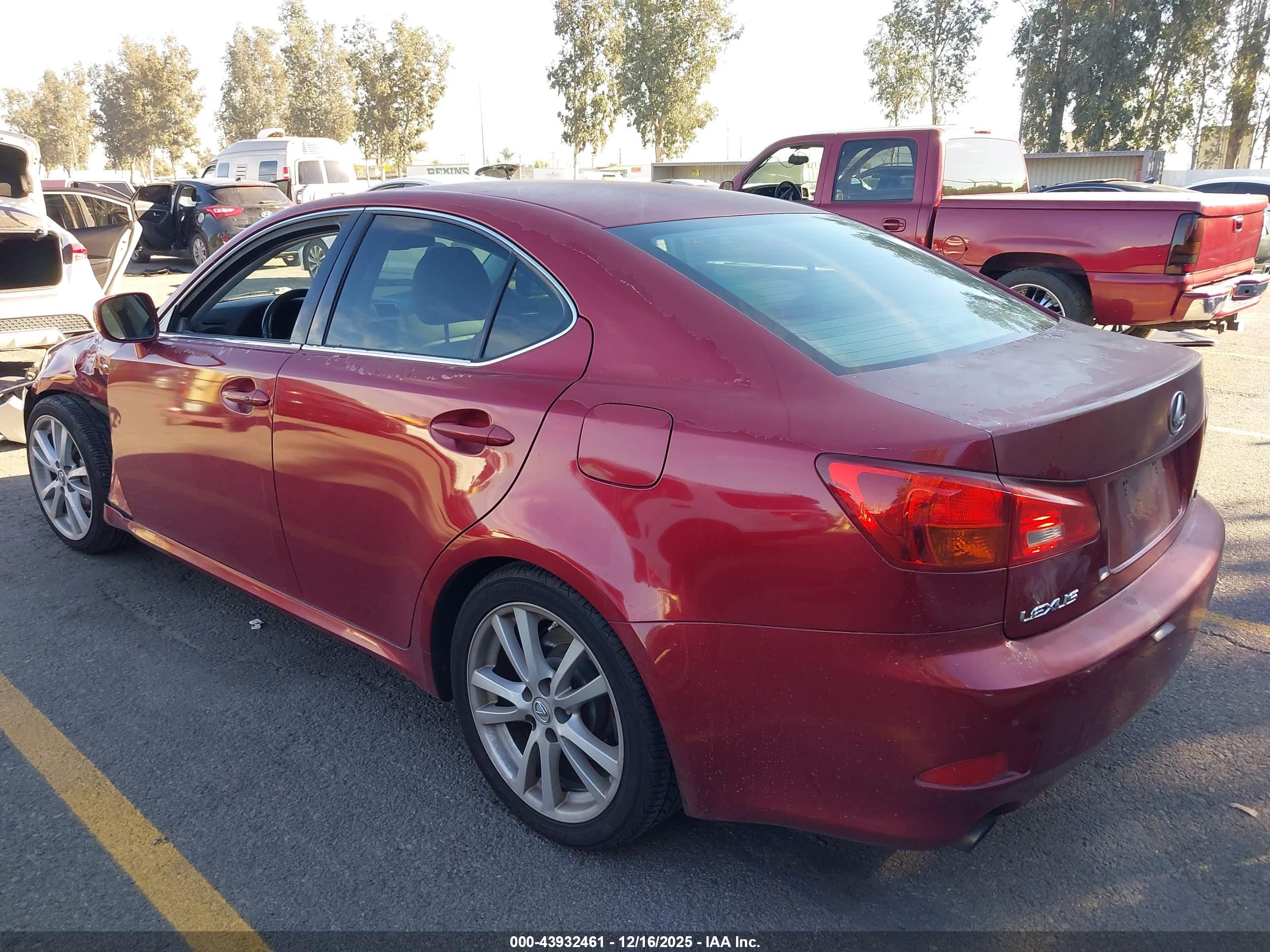LEXUS IS image 3